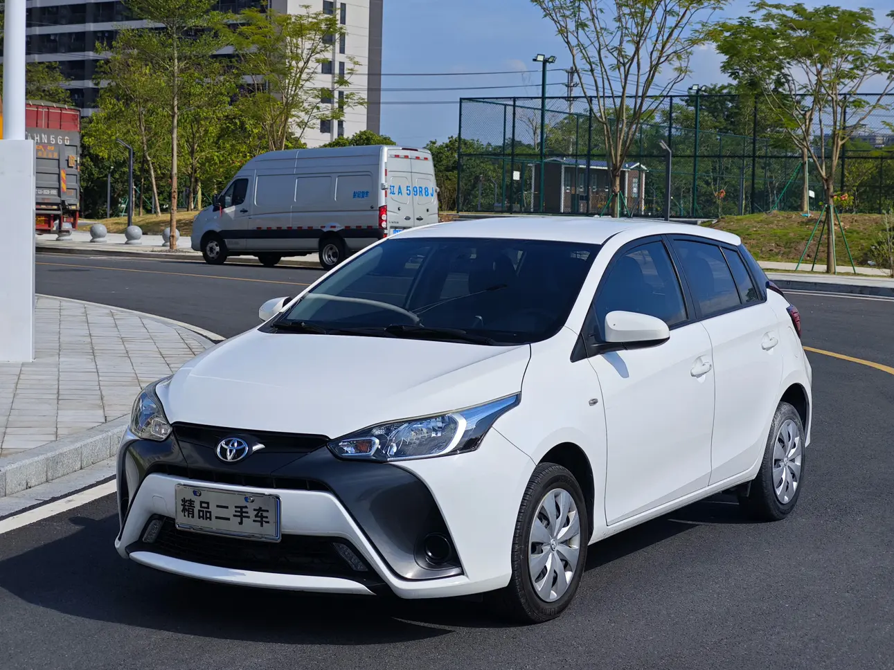 Toyota Yaris L  из Китая