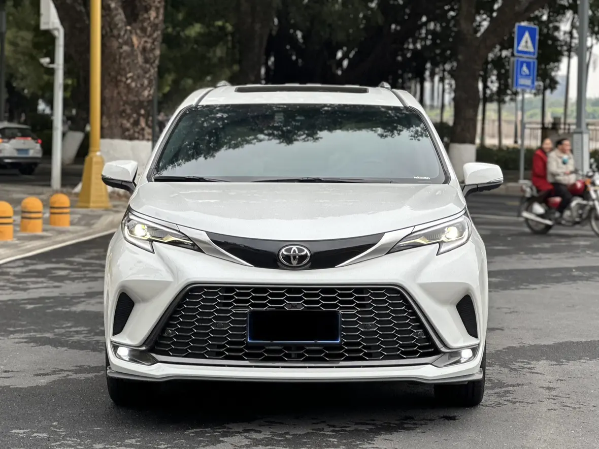 Toyota Granvia  из Китая