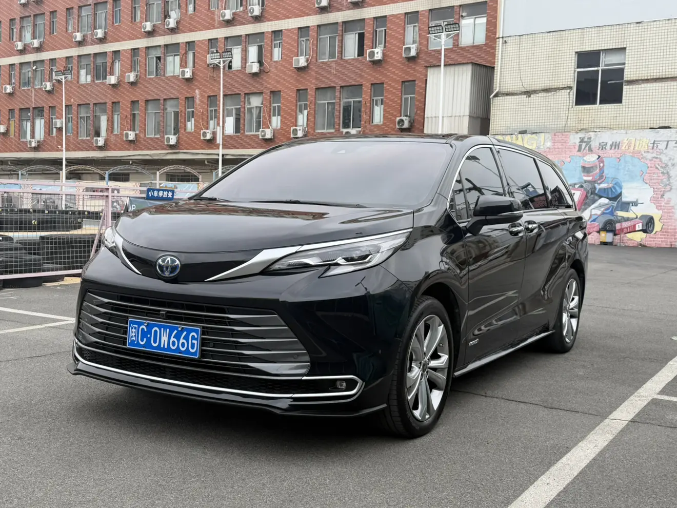 Toyota Sienna  из Китая