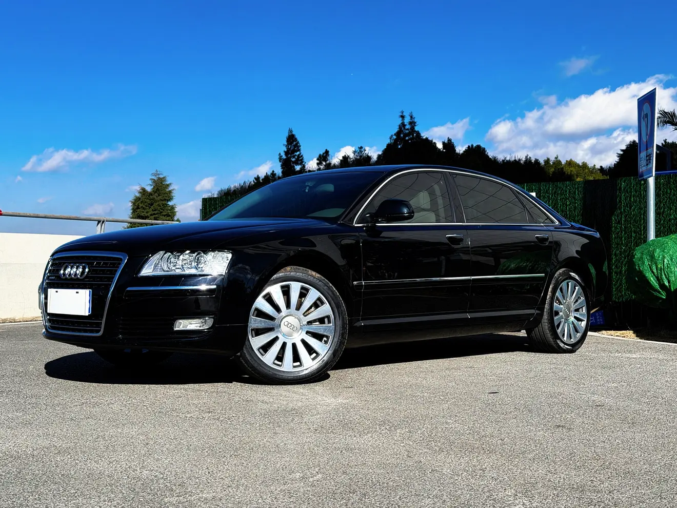Audi A8  из Китая