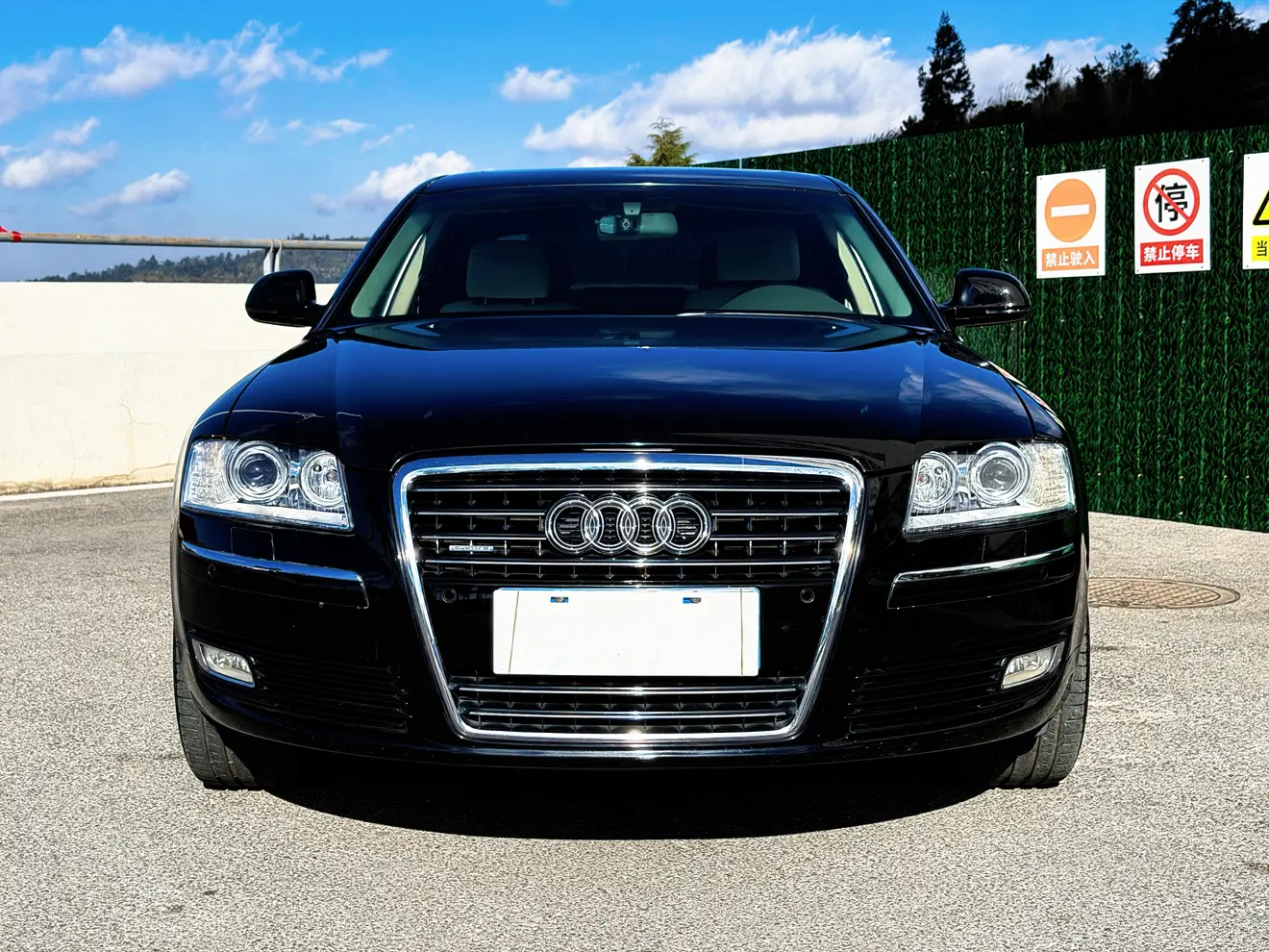 Audi A8  из Китая