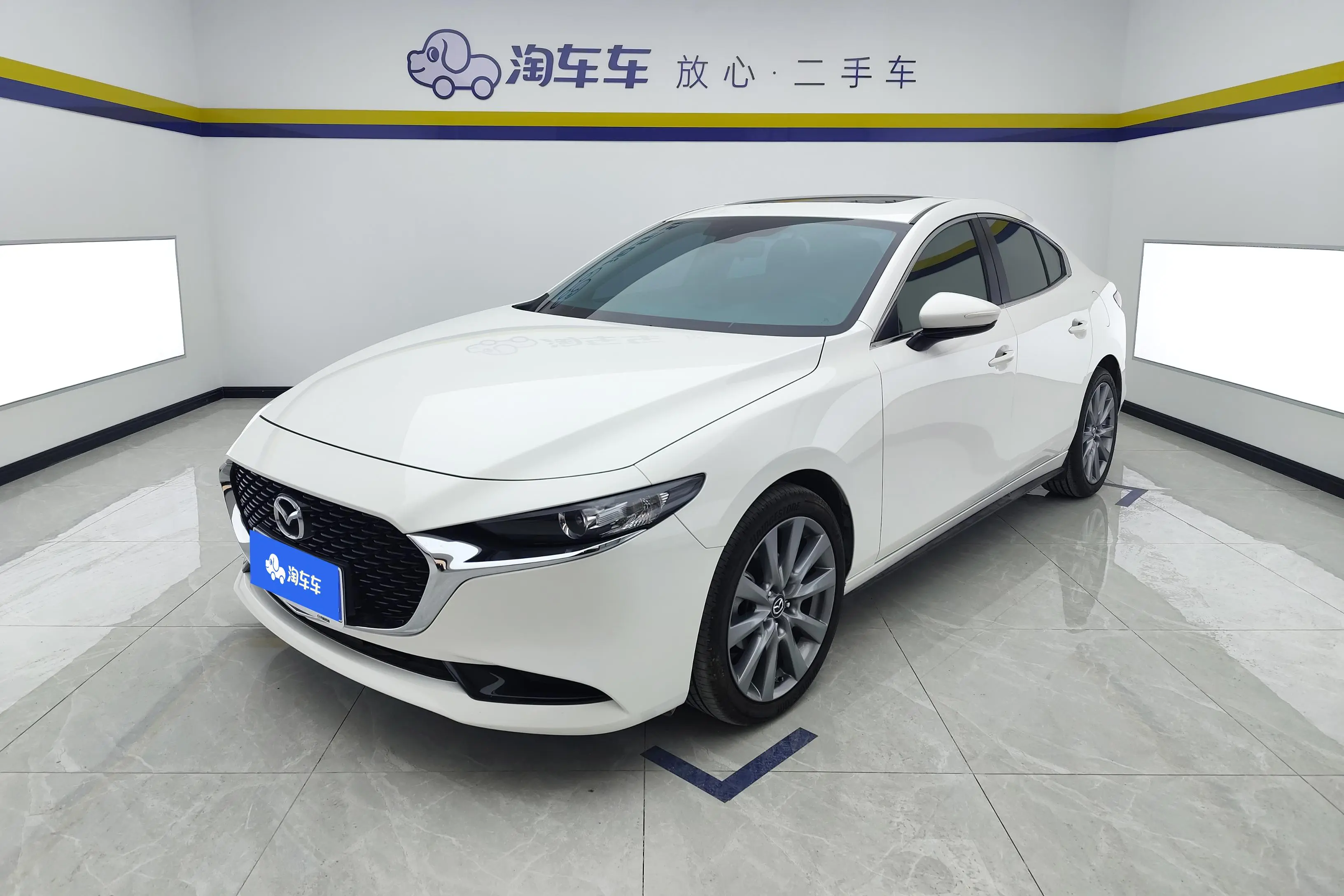 Mazda Axela (Mazda3)  из Китая