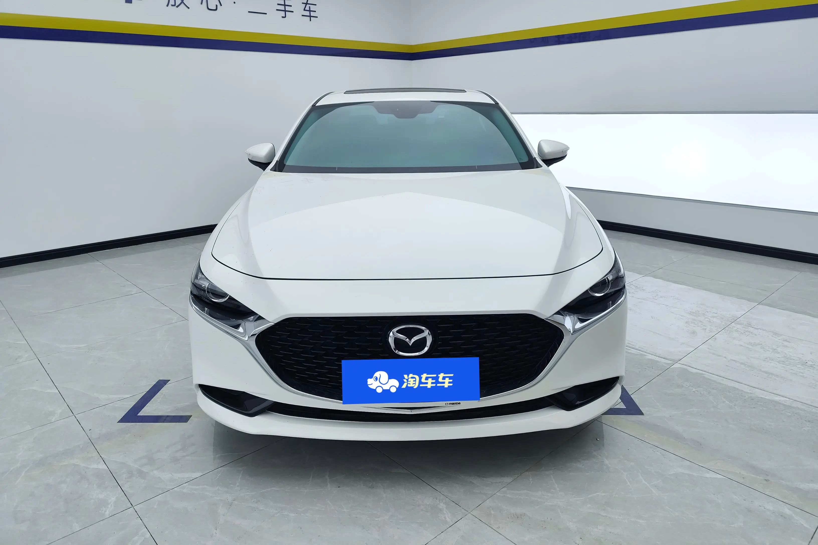 Mazda Axela (Mazda3)  из Китая