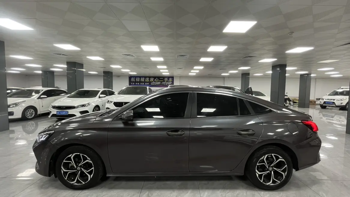 MG 5  из Китая