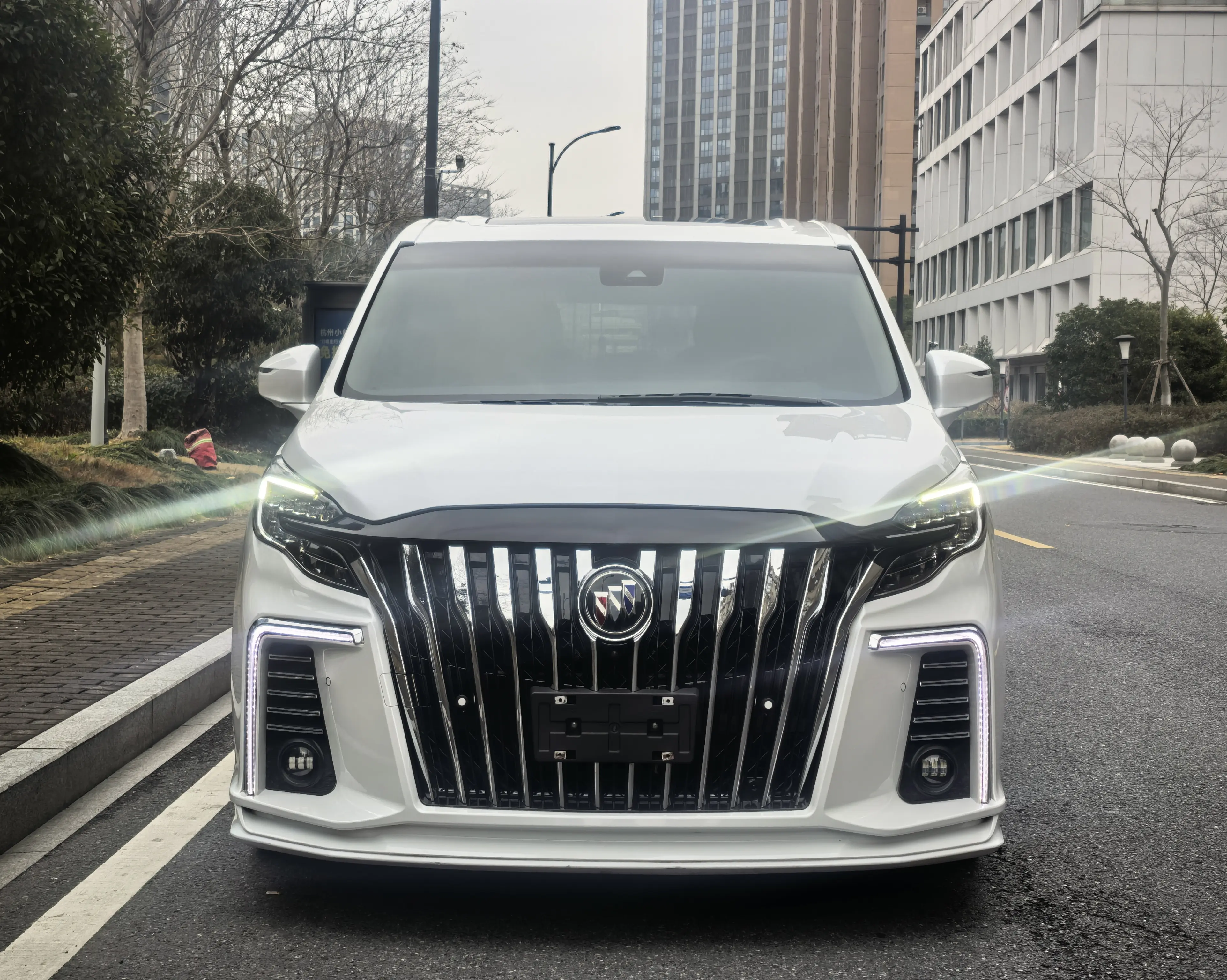 Buick GL8  из Китая