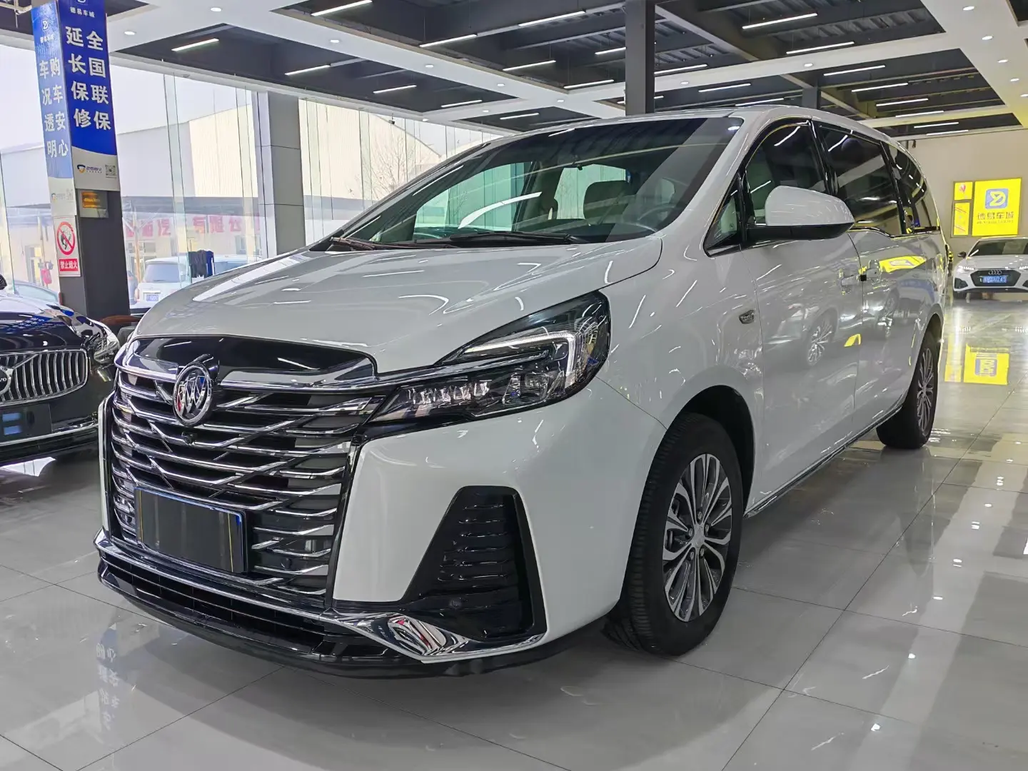 Buick GL8  из Китая