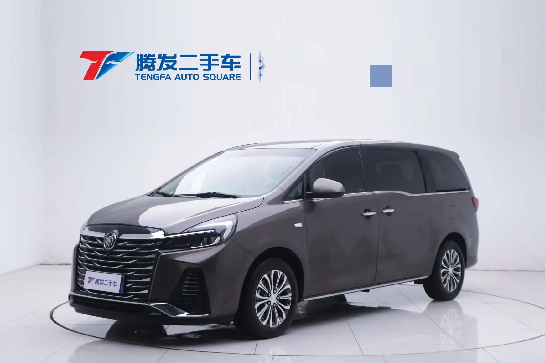 Buick GL8  из Китая