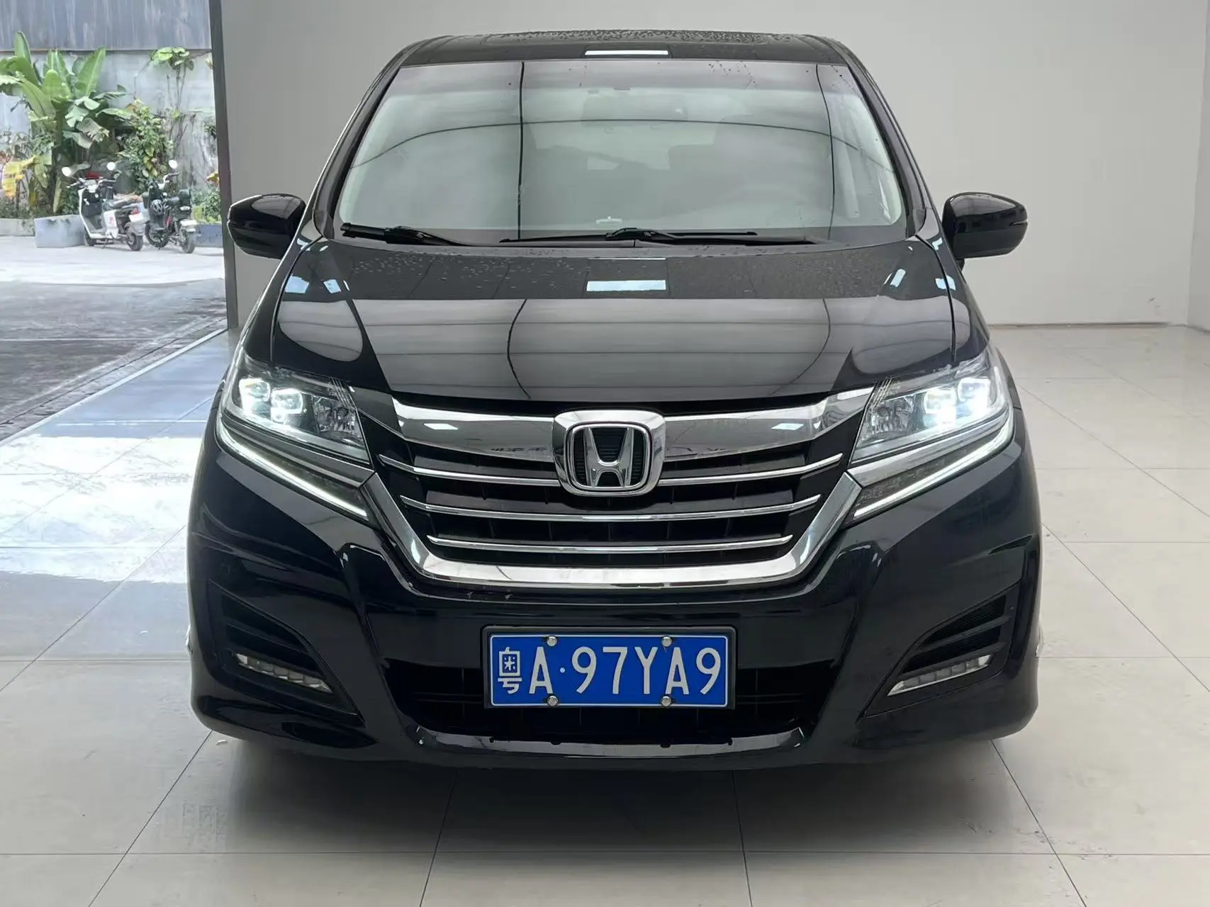 Honda Elysion (Alison)  из Китая