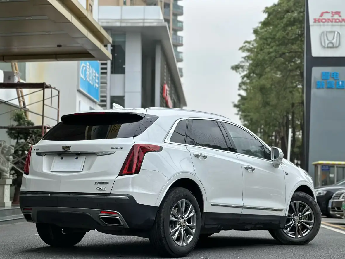 Cadillac XT5  из Китая