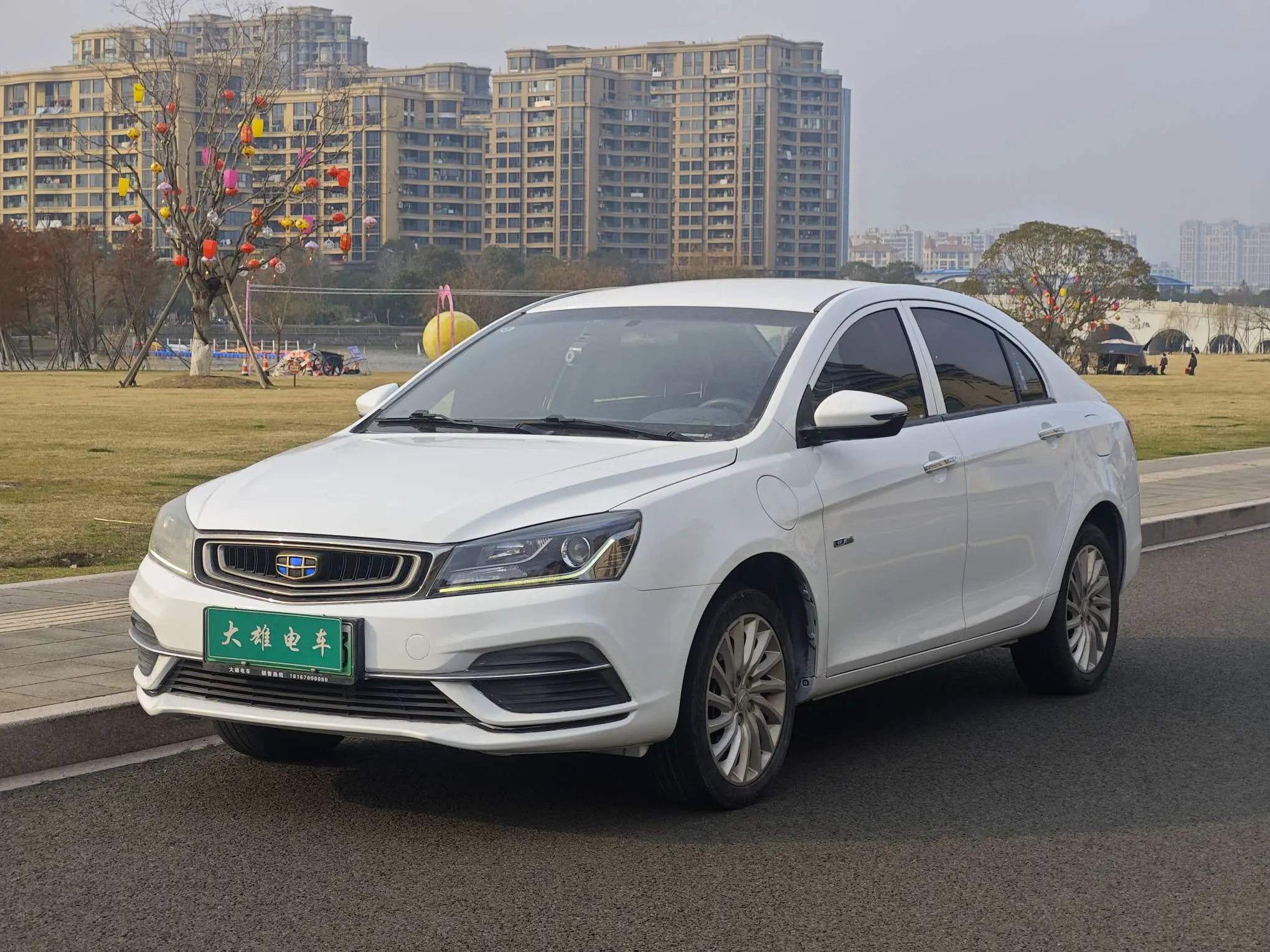 Geely Emgrand EV  из Китая