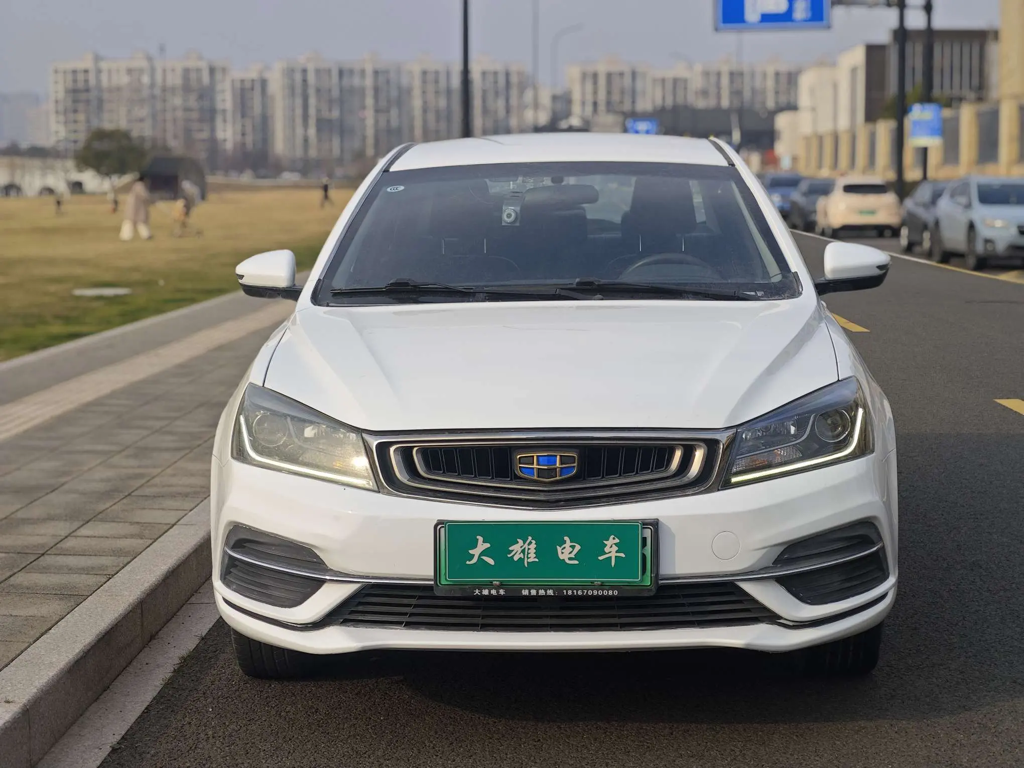 Geely Emgrand EV  из Китая