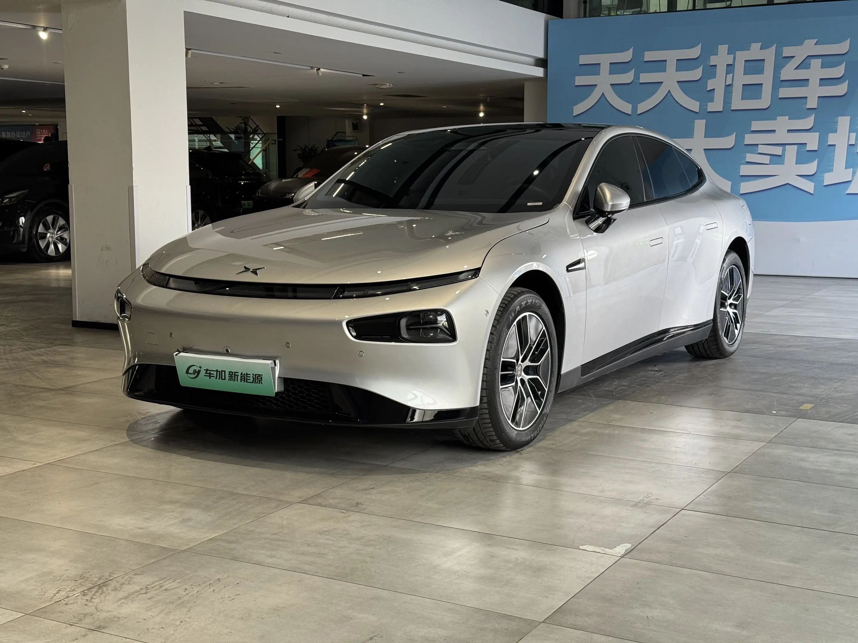 Xpeng P7  из Китая