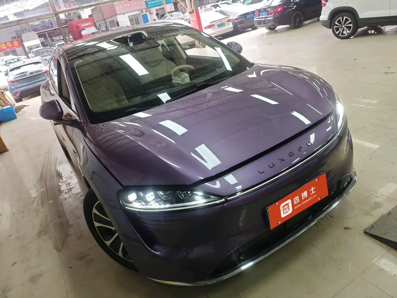 Luxeed Zhijie R7  из Китая