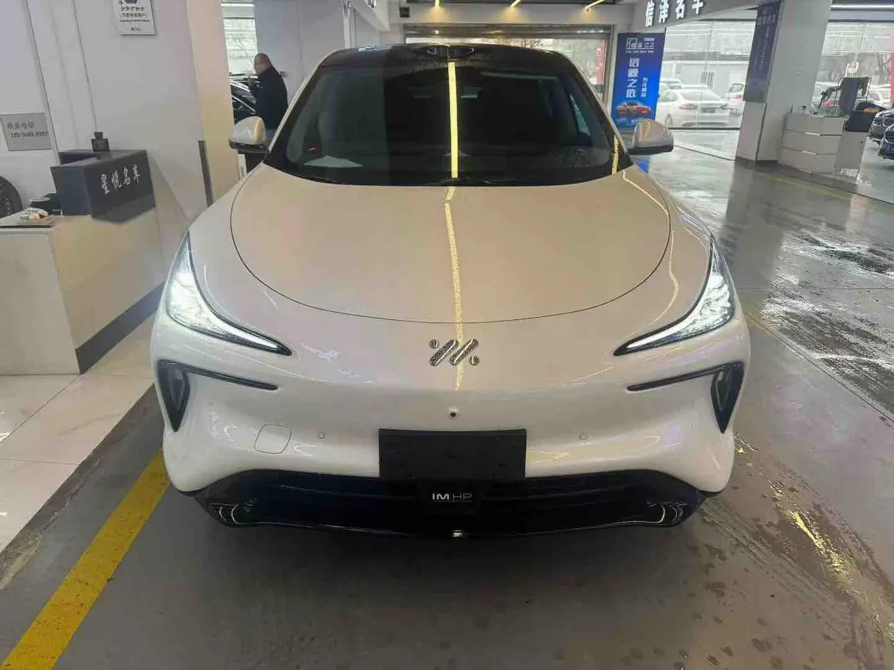 Zhiji LS6  из Китая