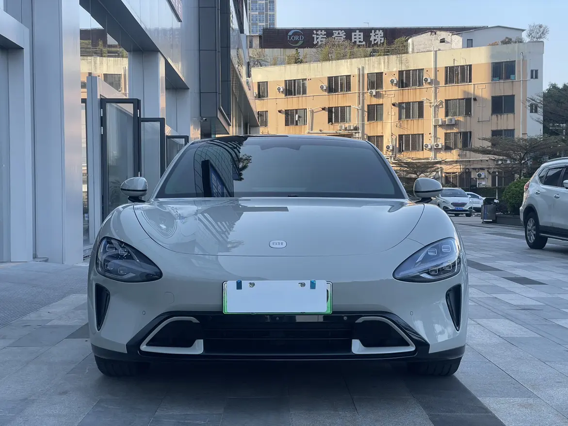 Xiaomi car Xiaomi SU7  из Китая