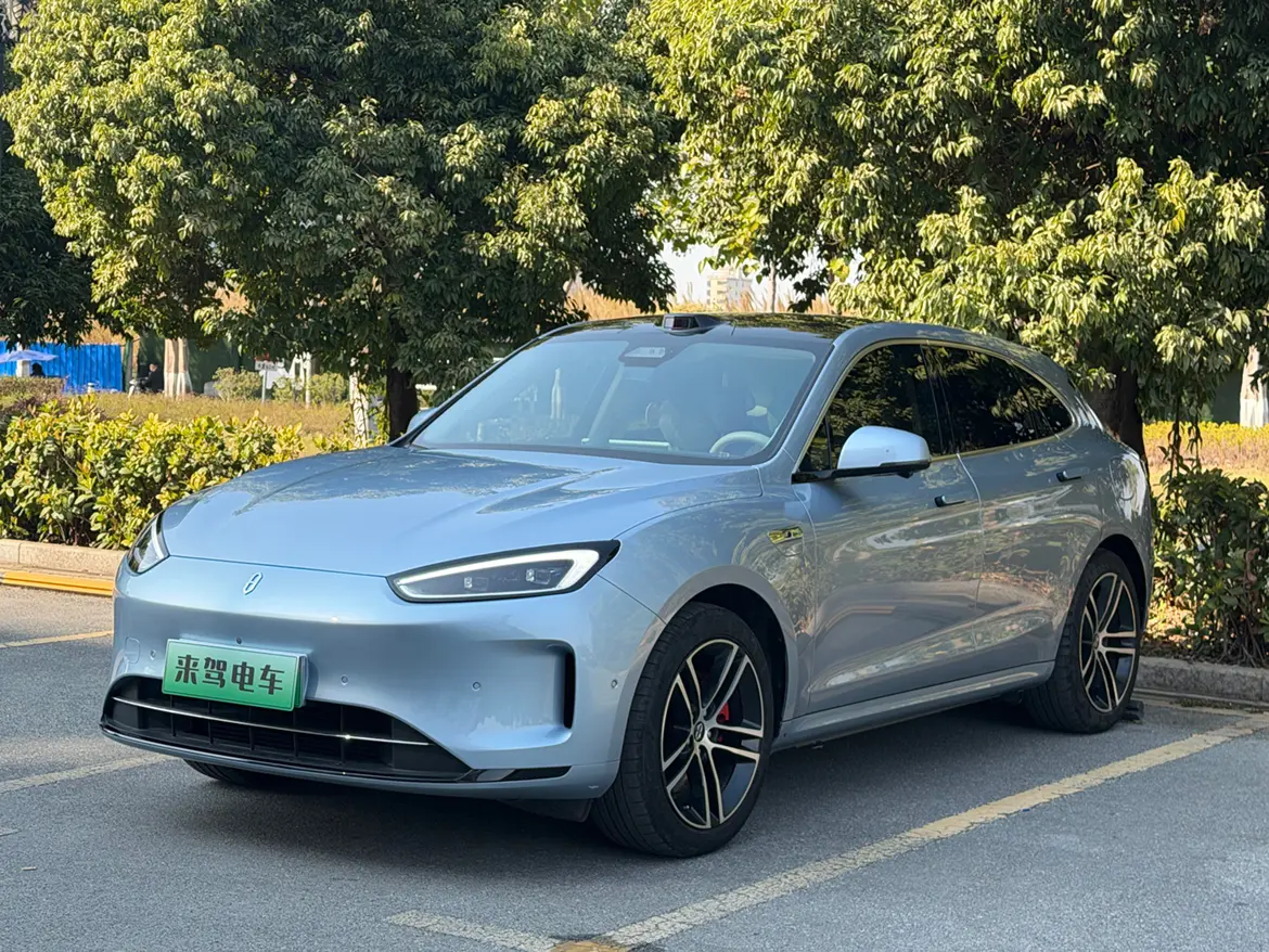 AITO M5 (Wenjie M5)  из Китая