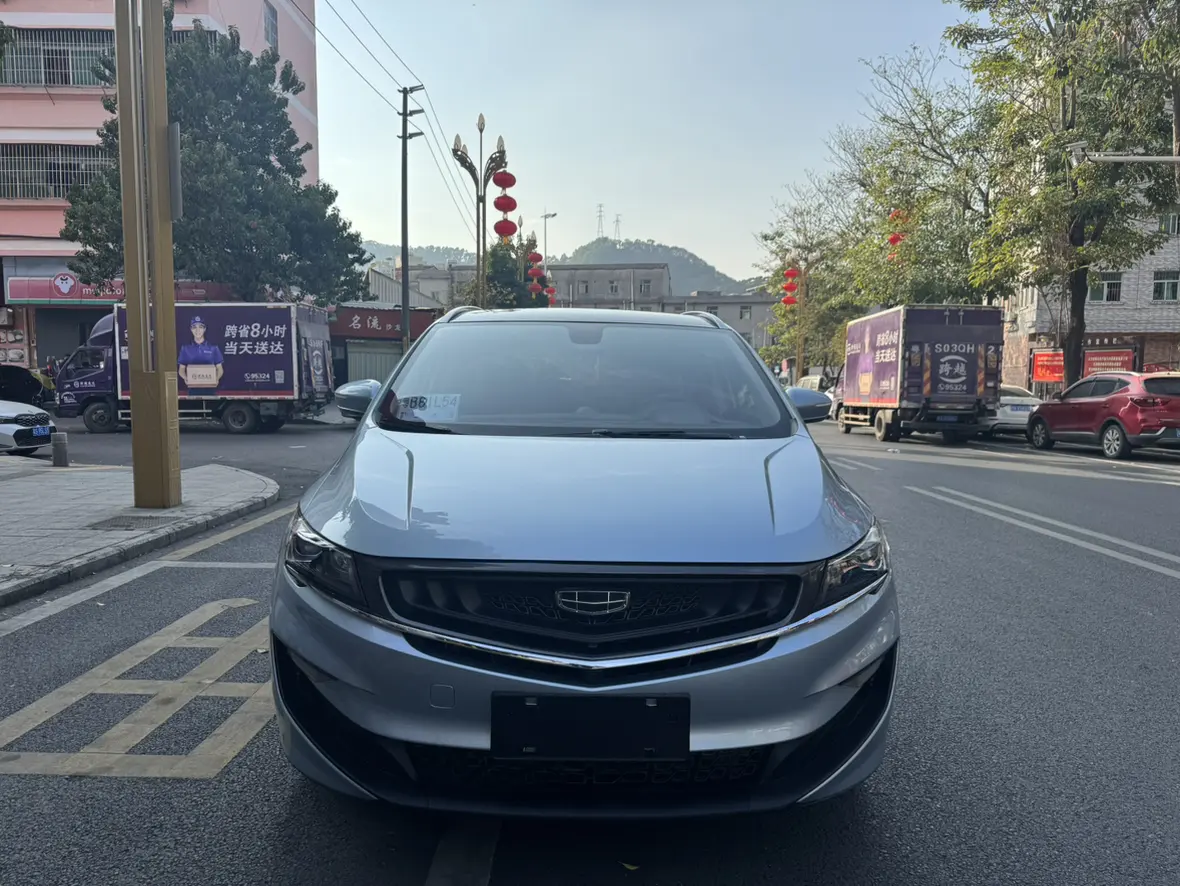 Geely Jiaji  из Китая