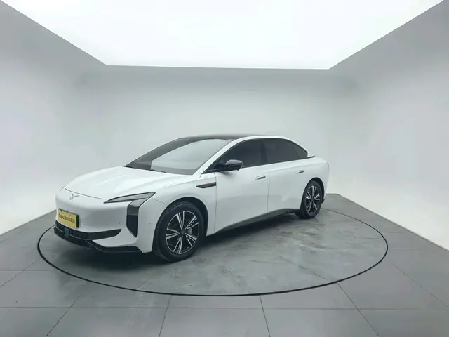 Hongqi EH7  из Китая