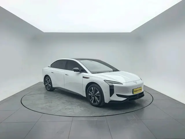 Hongqi EH7  из Китая