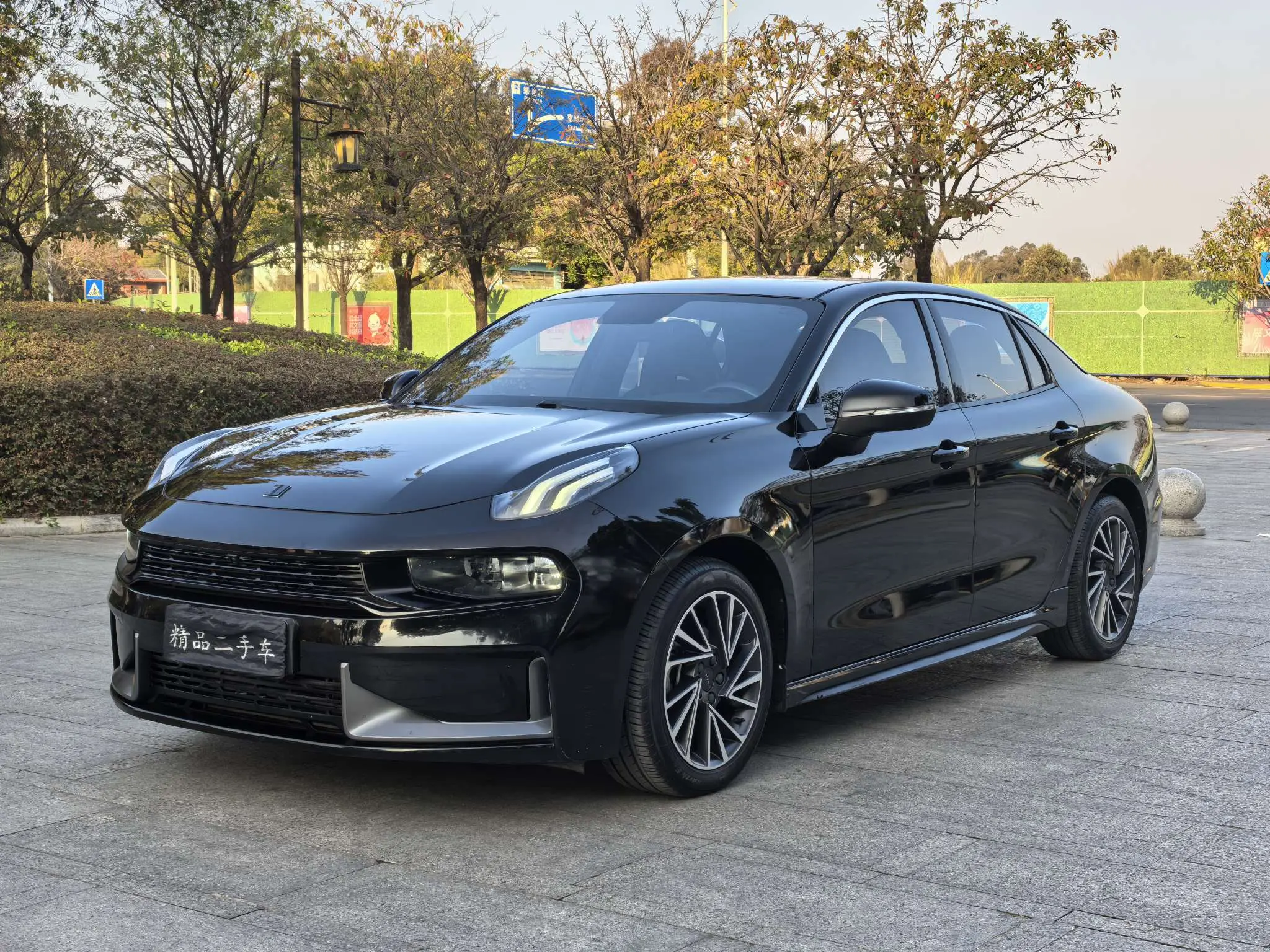 Lynk & Co 03