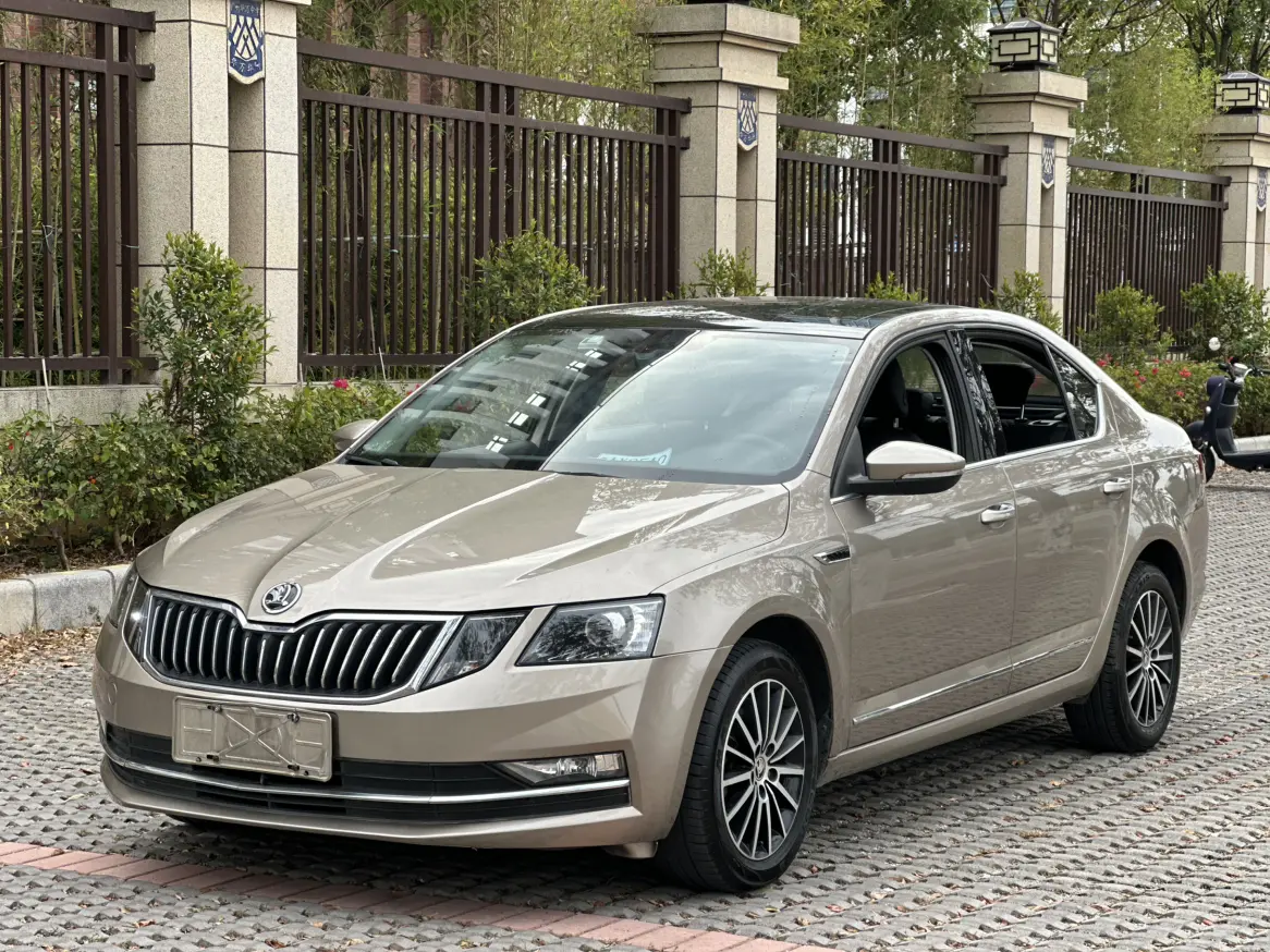 Skoda Octavia  из Китая