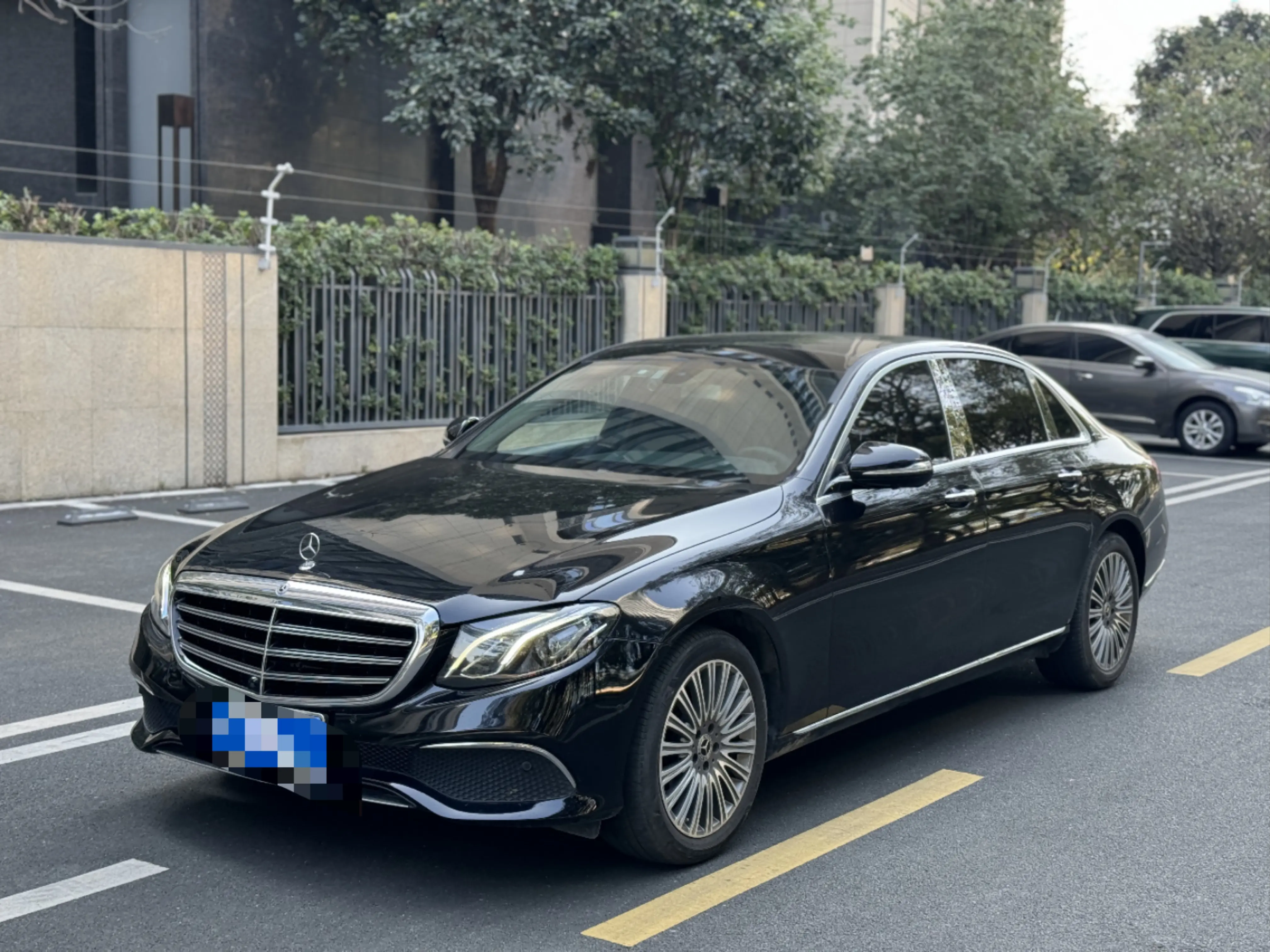 Mercedes-Benz E-Class  из Китая