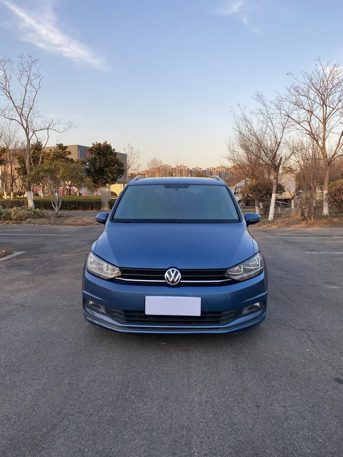 Volkswagen Touran L  из Китая