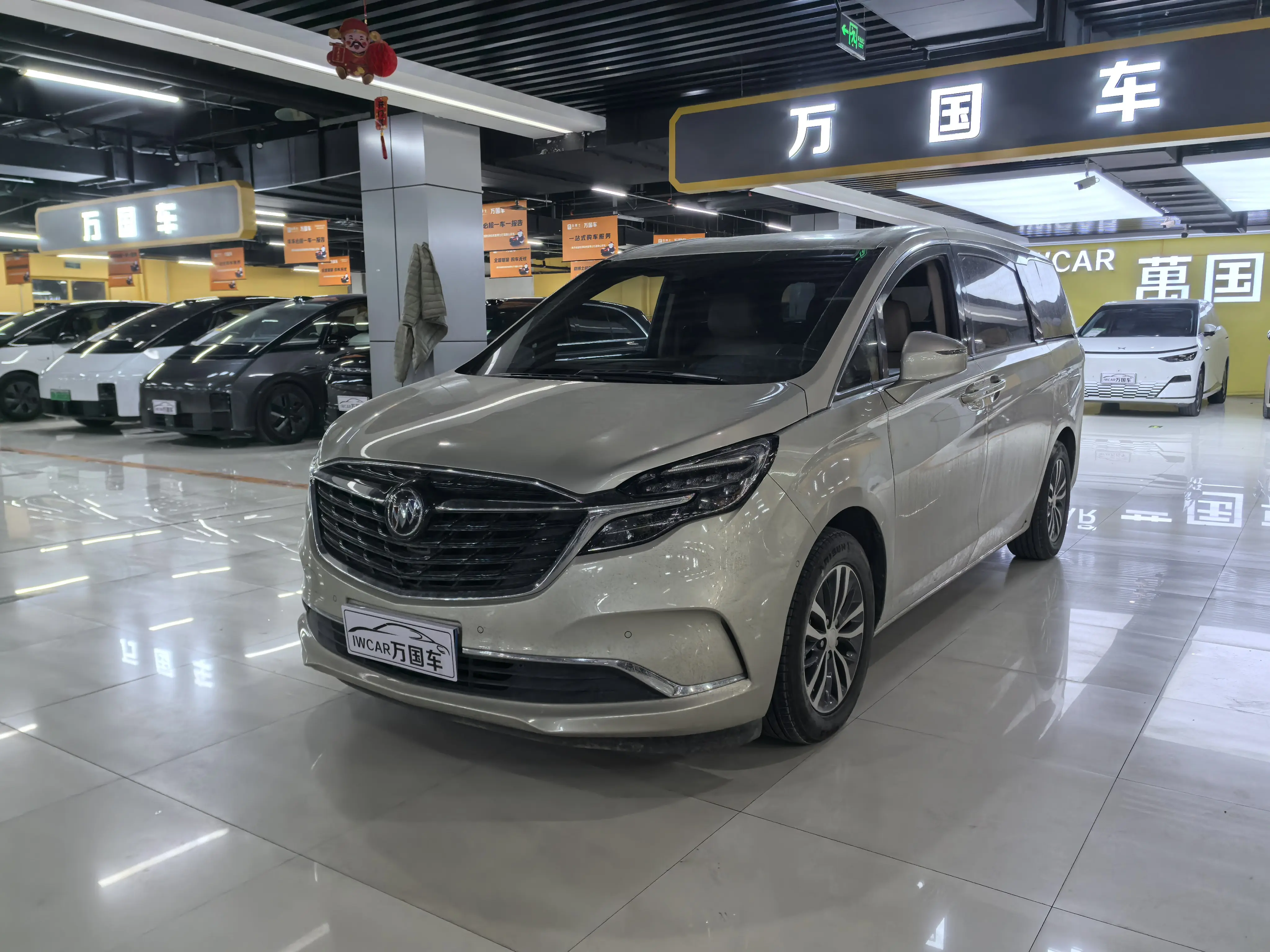 Buick GL8  из Китая