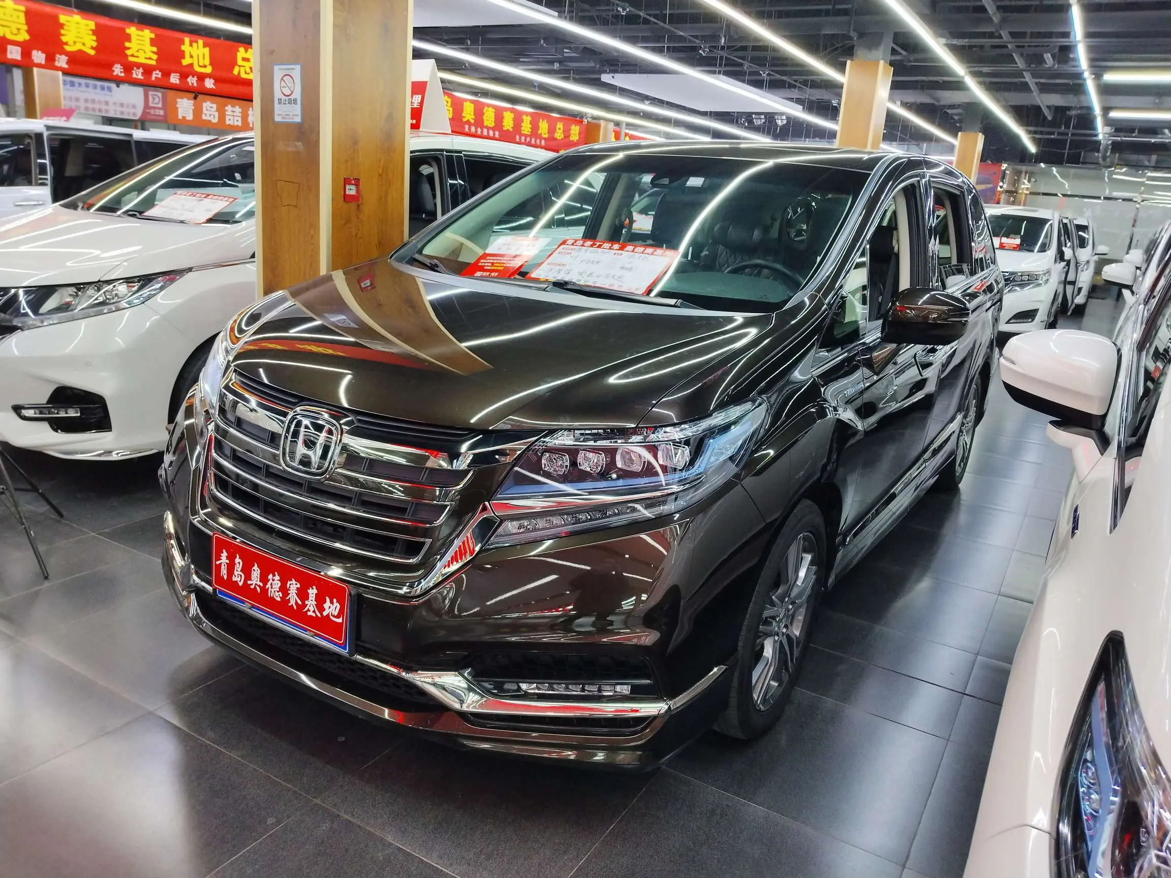 Honda Elysion (Alison)  из Китая