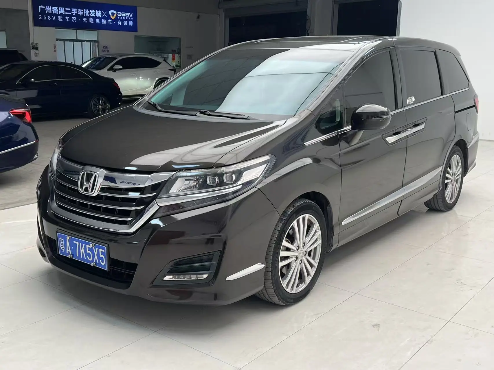 Honda Elysion (Alison)  из Китая