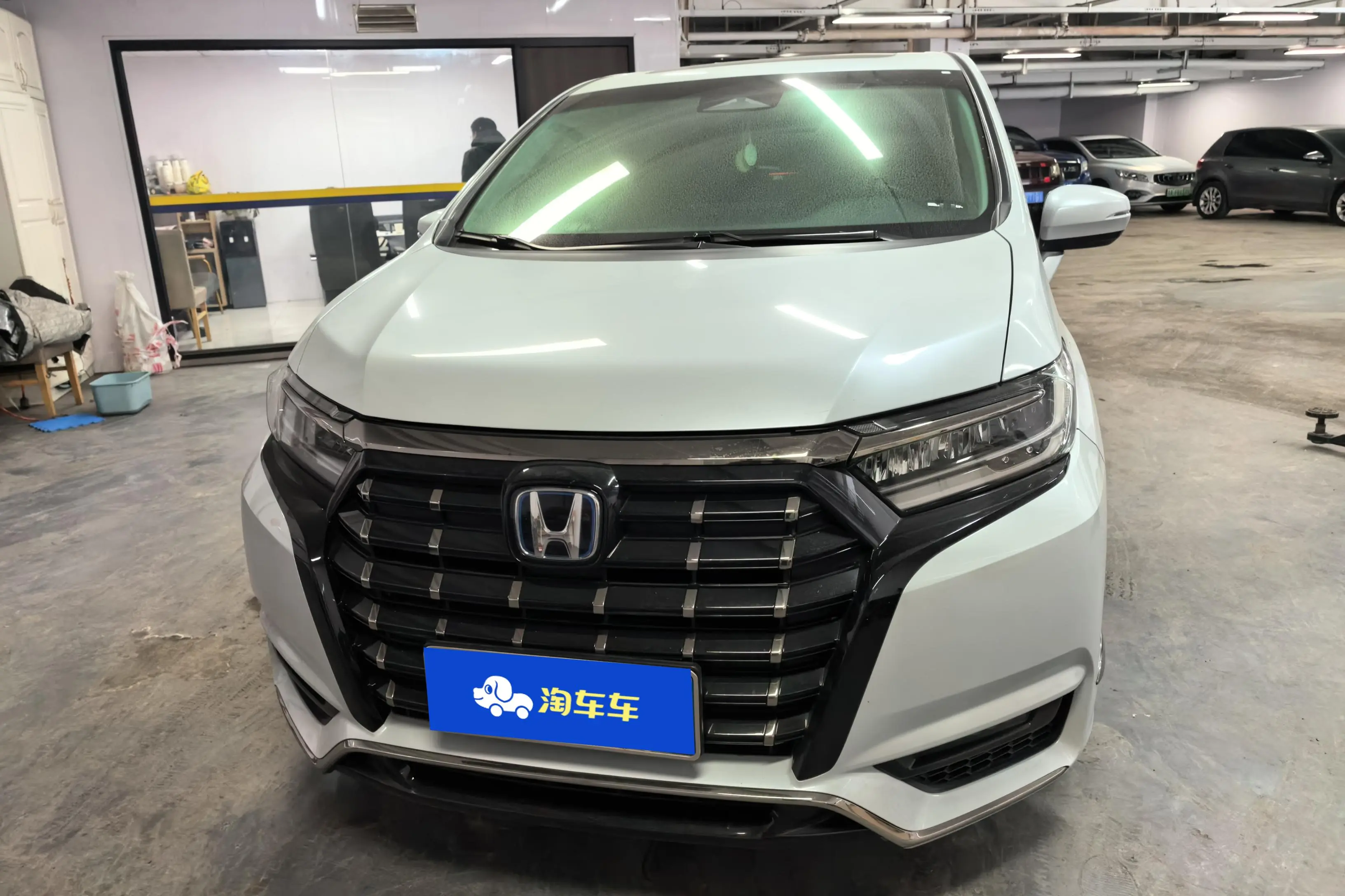 Honda Elysion (Alison)  из Китая