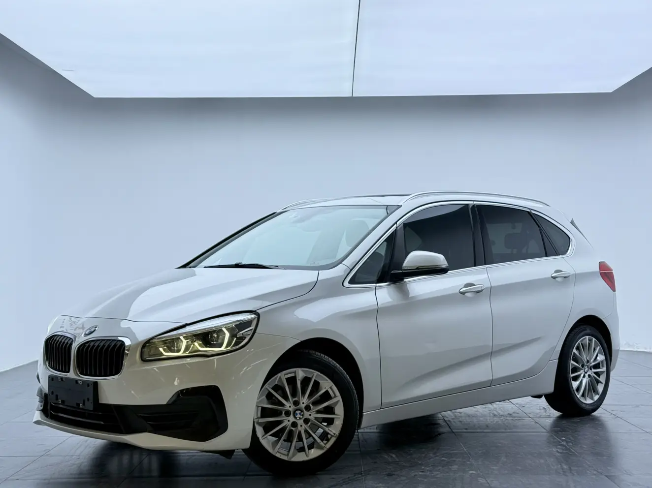 BMW 2 Series Active Tourer  из Китая