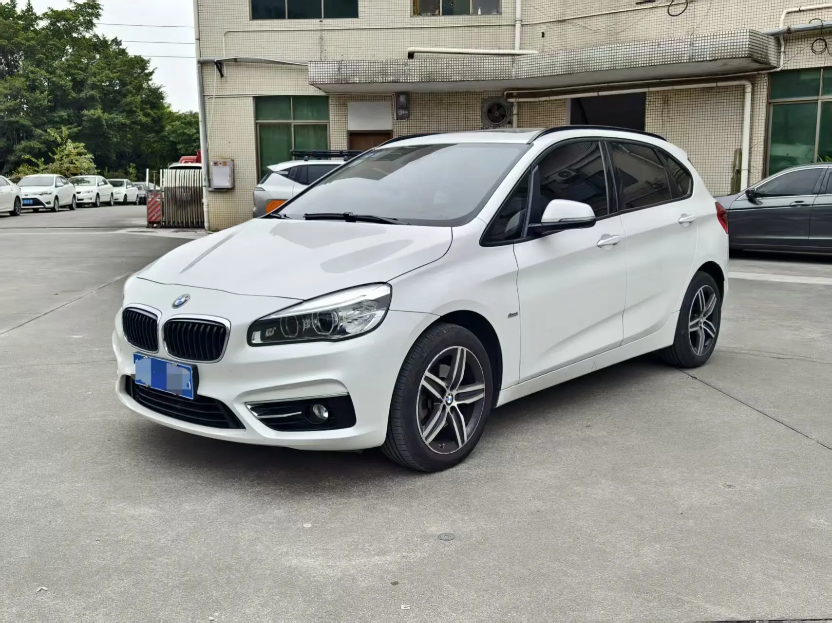 BMW 2 Series Active Tourer  из Китая