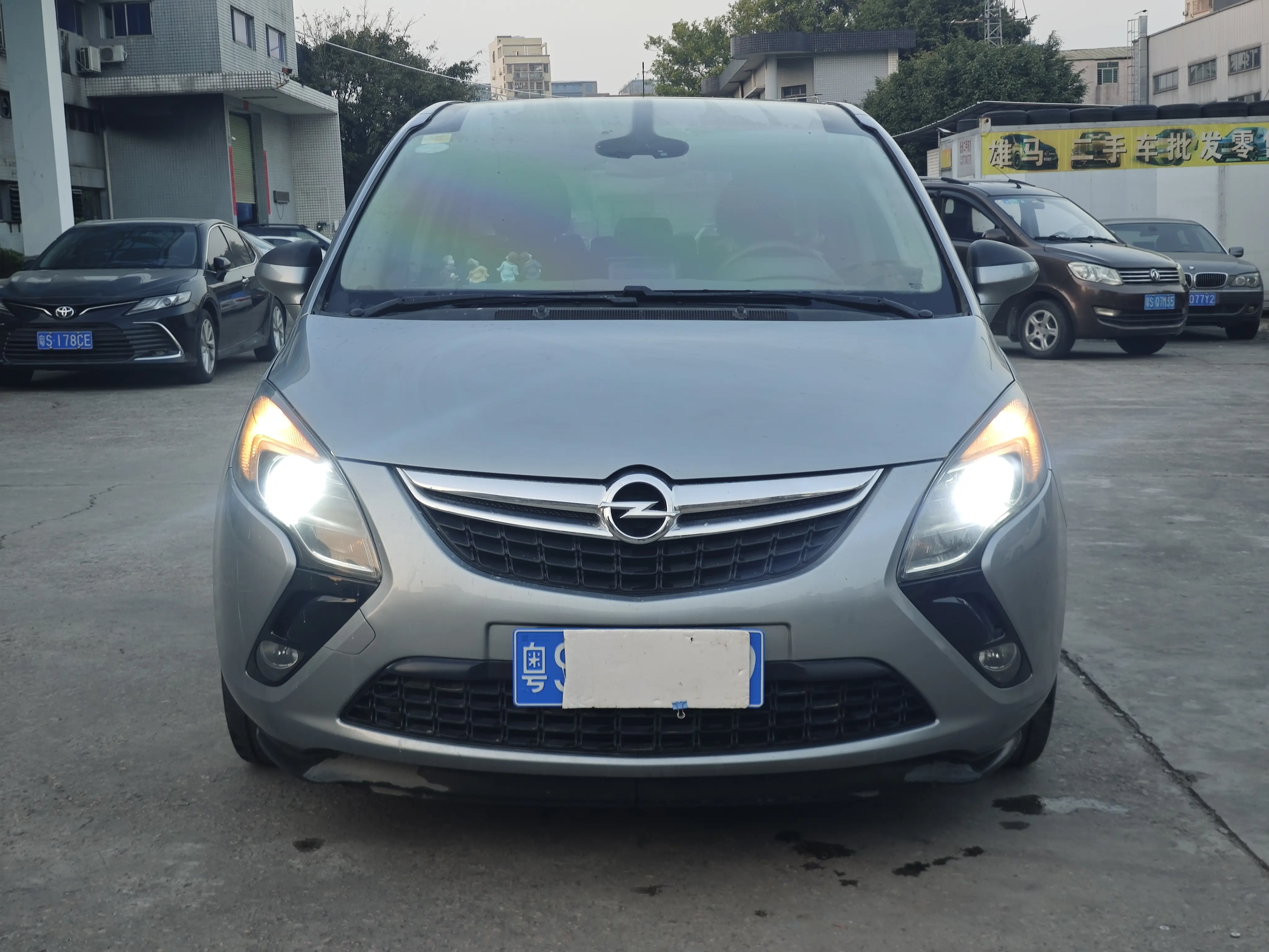 Opel Zafira  из Китая