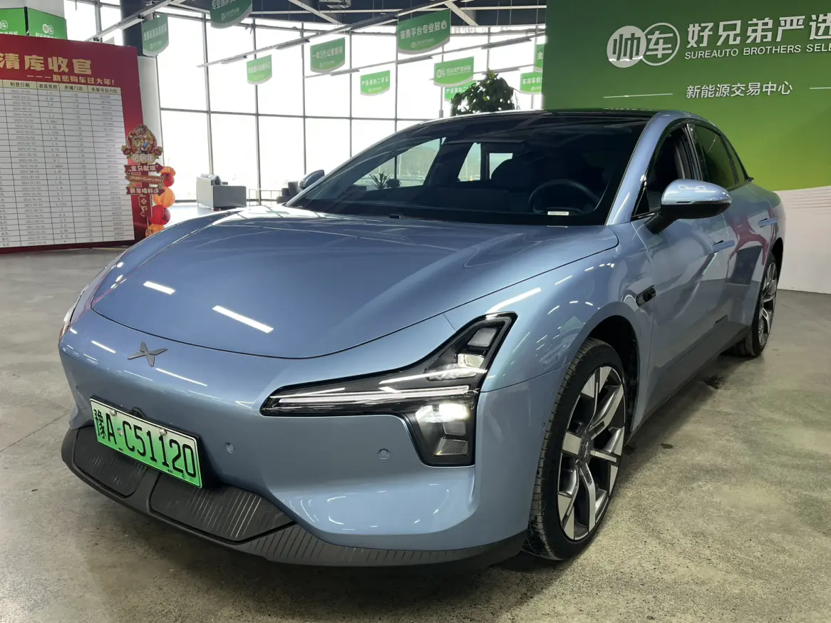 Xpeng Xiaopeng MONA M03  из Китая