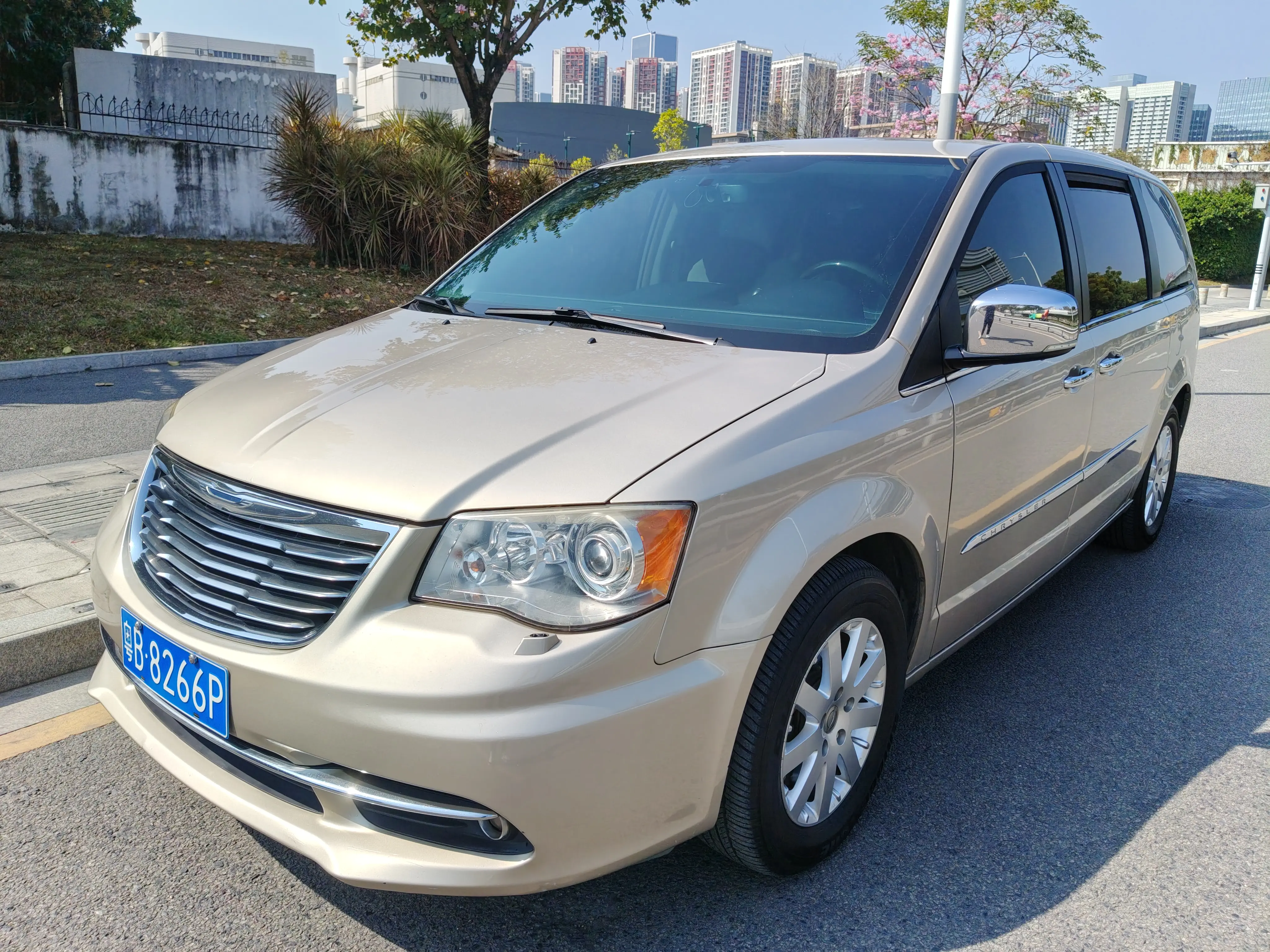 Chrysler Grand Voyager  из Китая