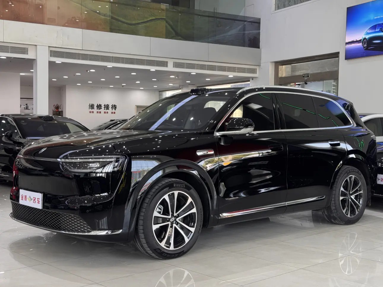 AITO M7 (Wenjie M7)  из Китая