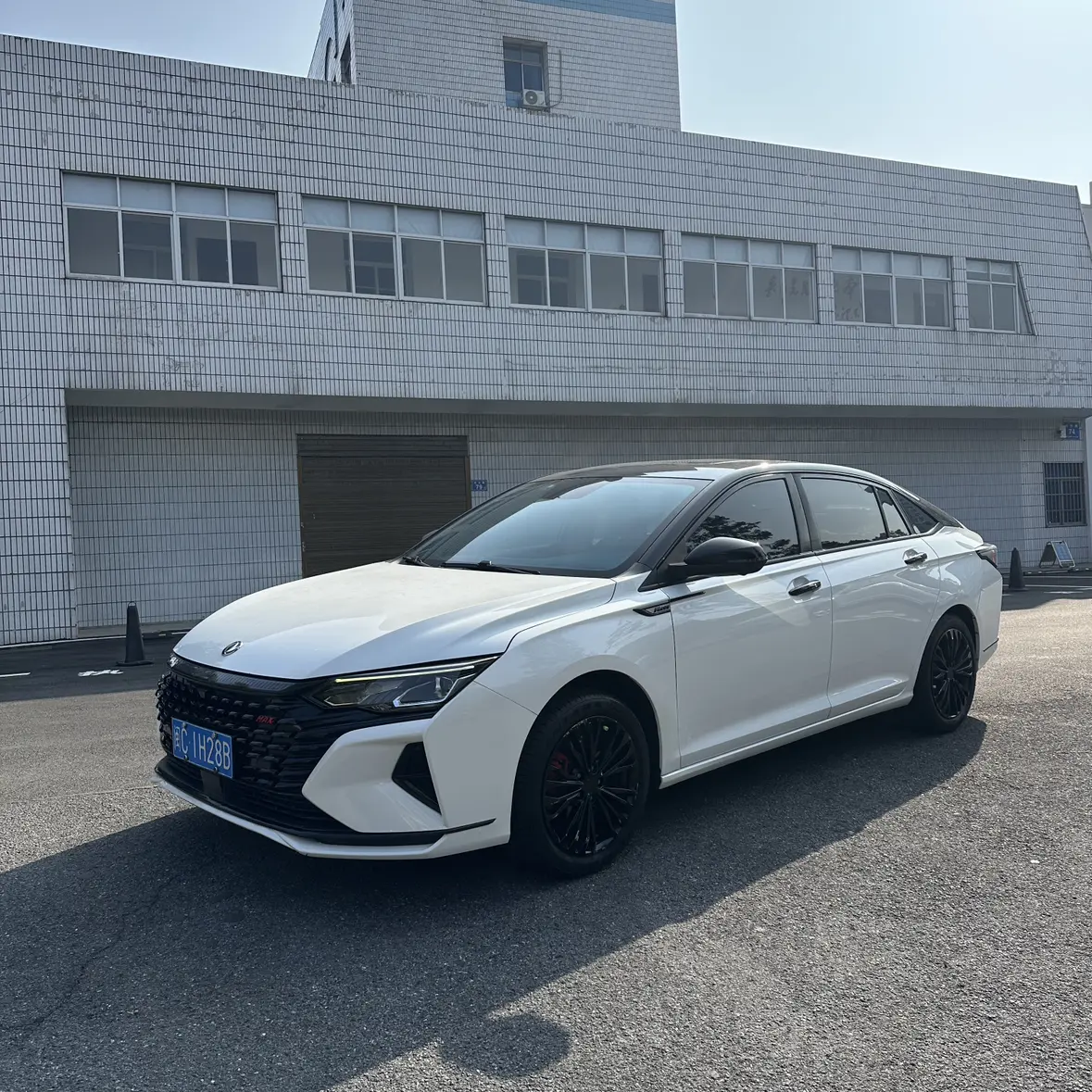 Dongfeng Yixuan MAX  из Китая