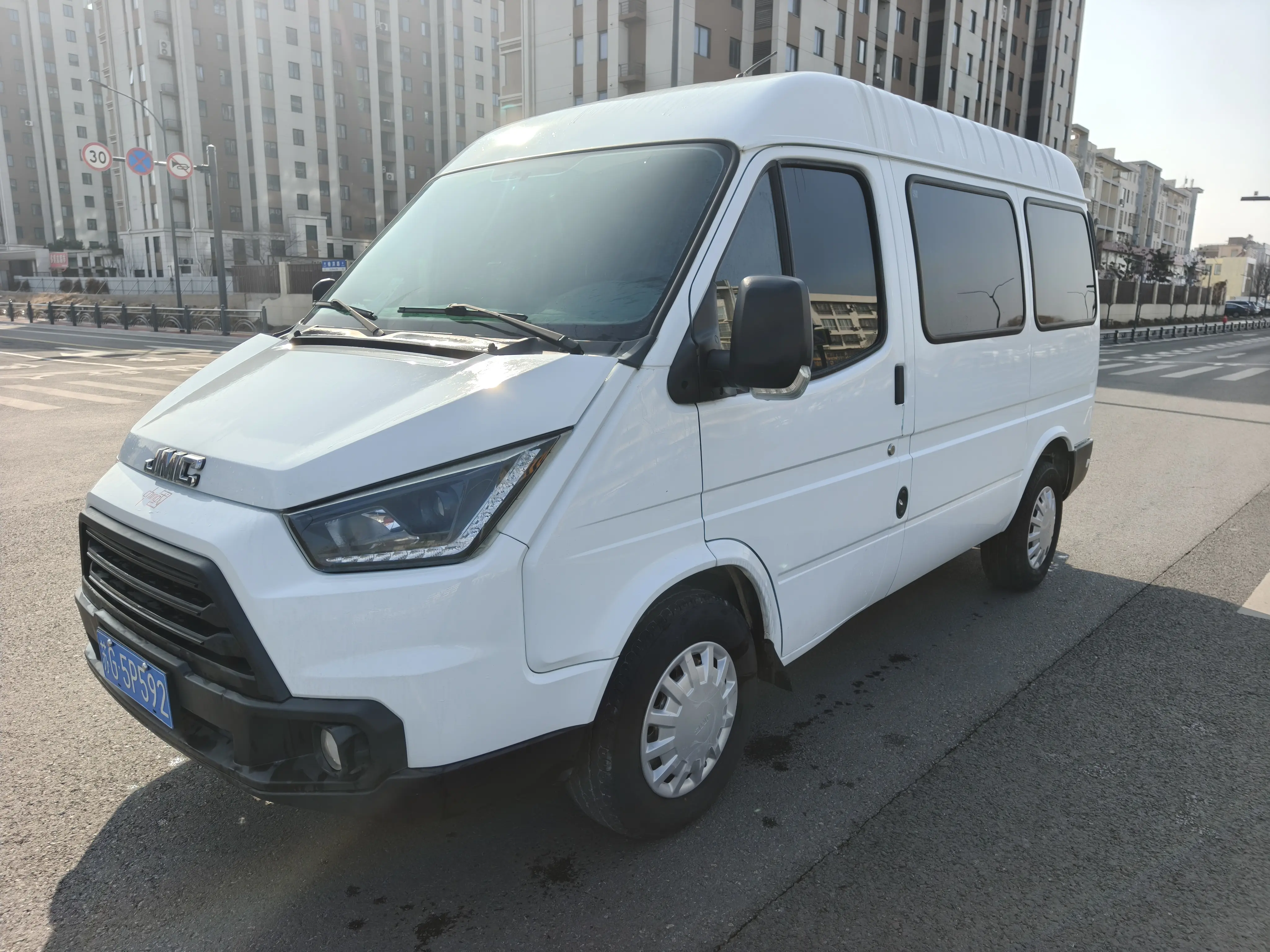 Jiangling Teshun  из Китая