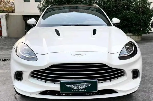 Aston Martin DBX  из Китая
