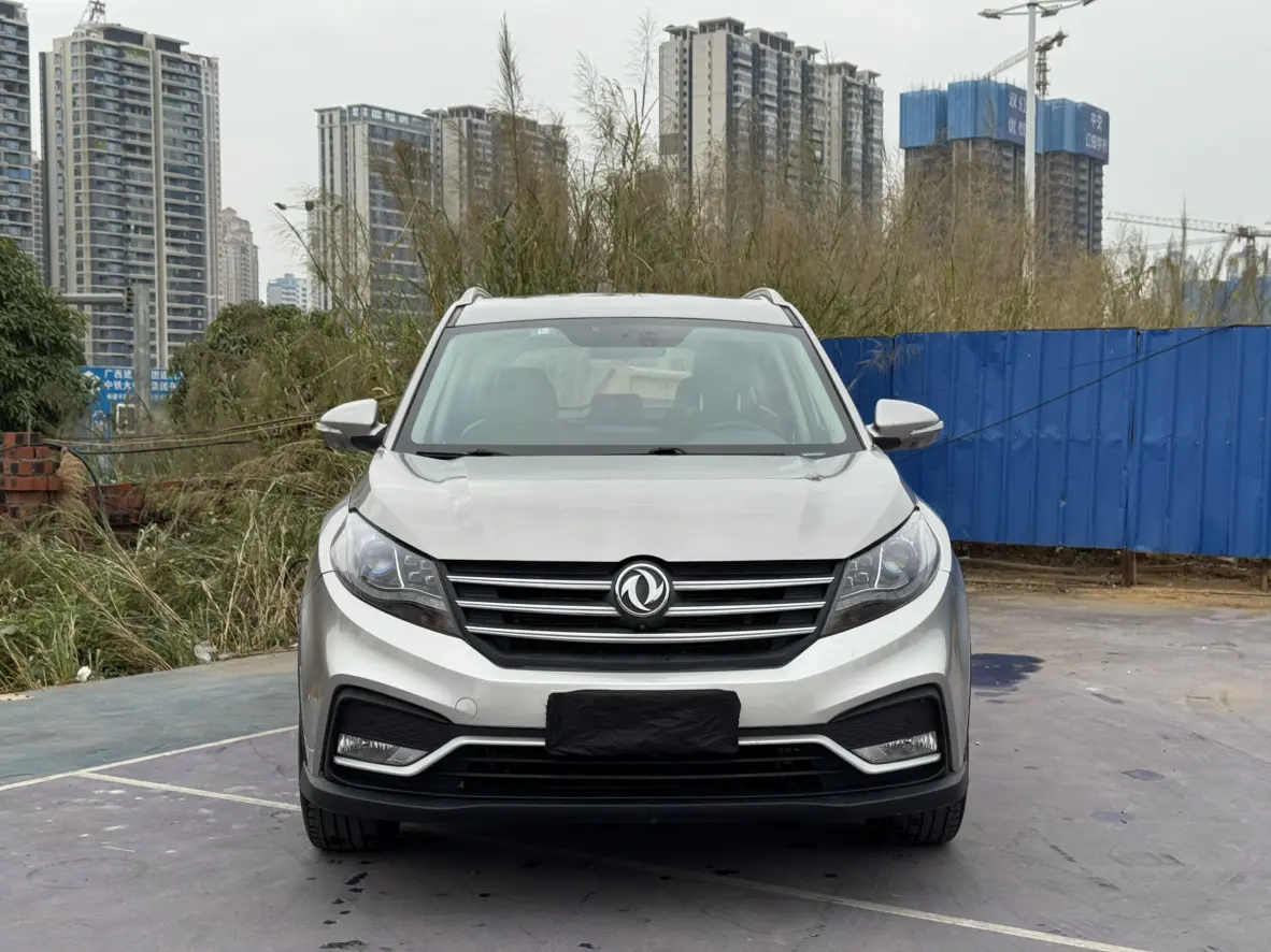 Dongfeng Fengon 580  из Китая