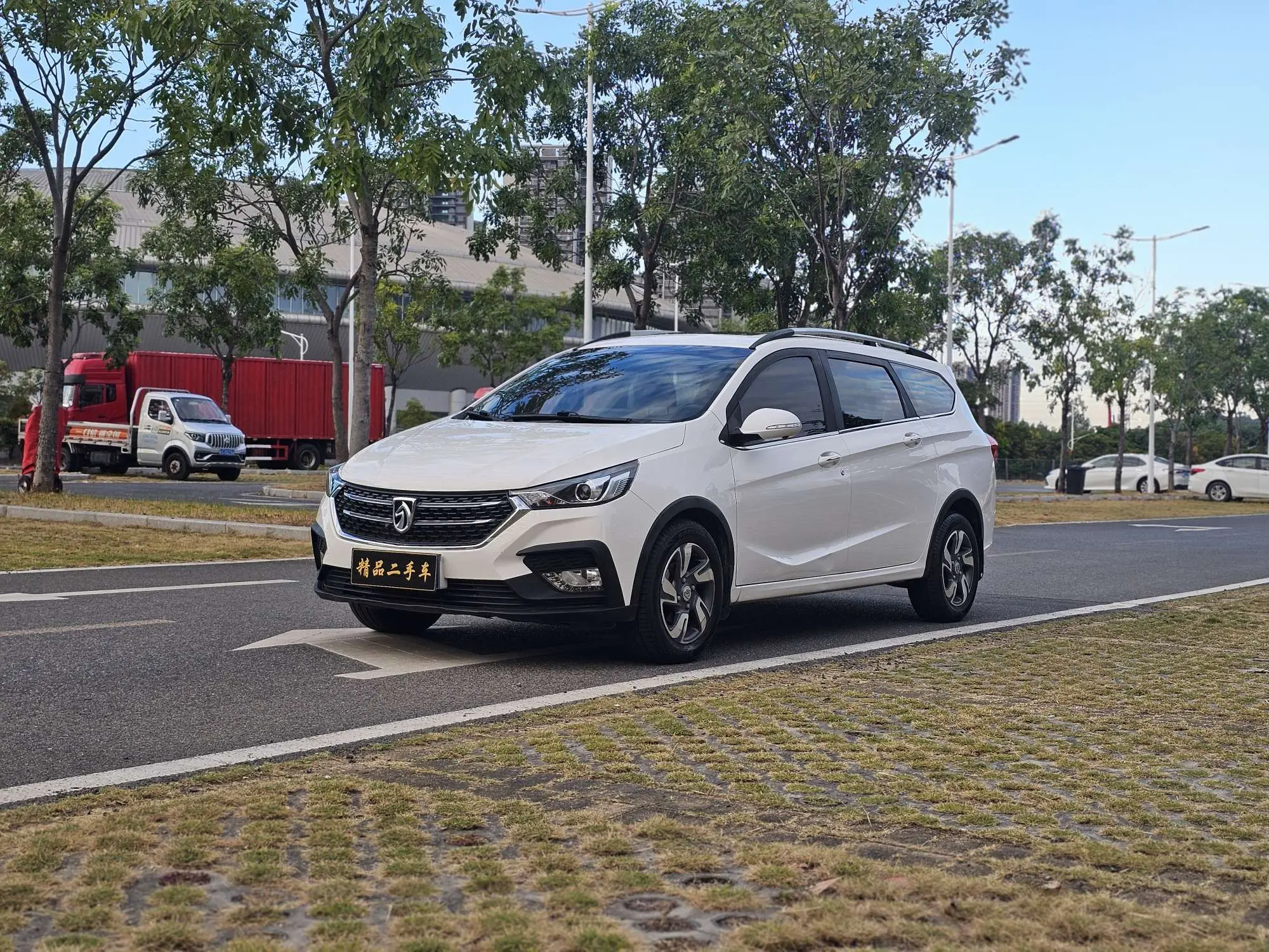 Baojun 310W  из Китая