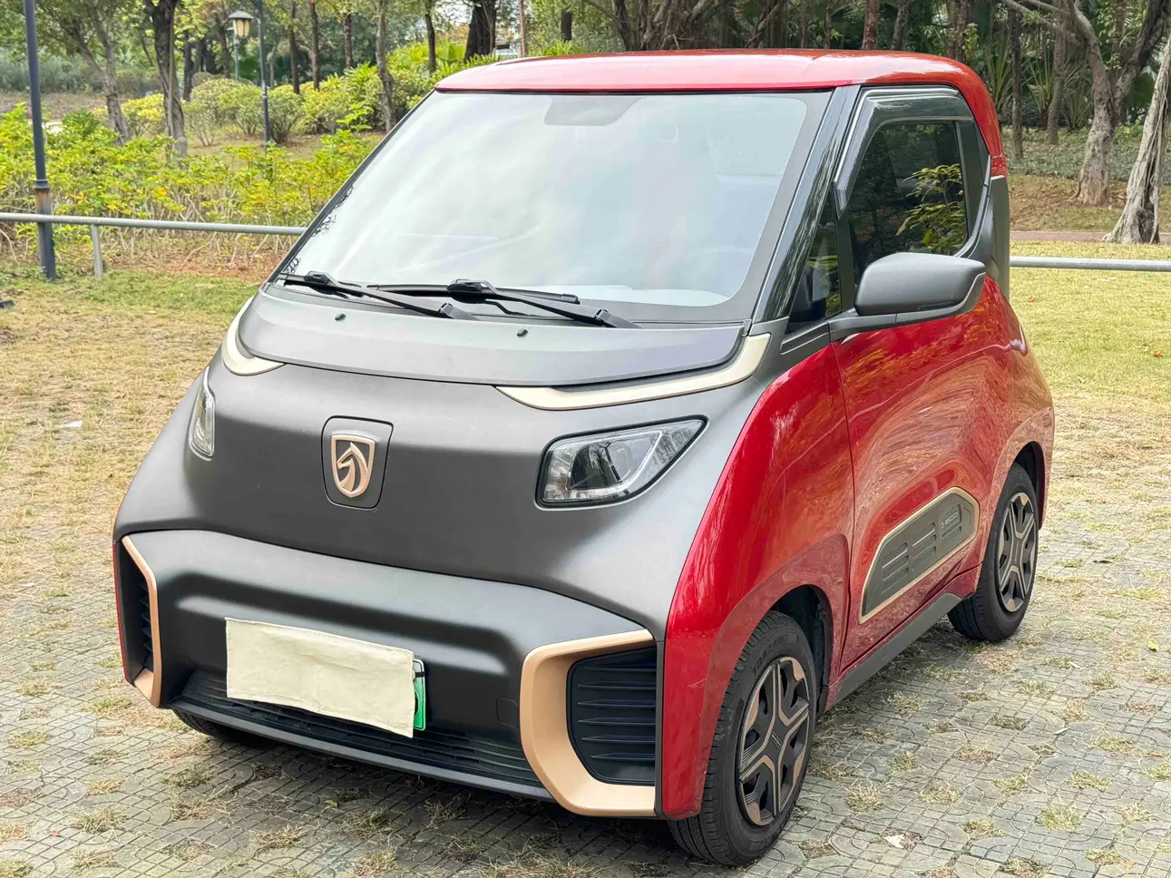 Baojun E200  из Китая