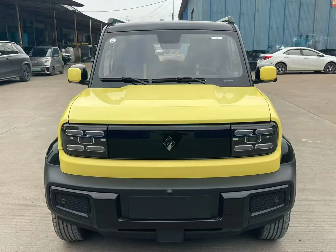 Baojun Yue Ye  из Китая