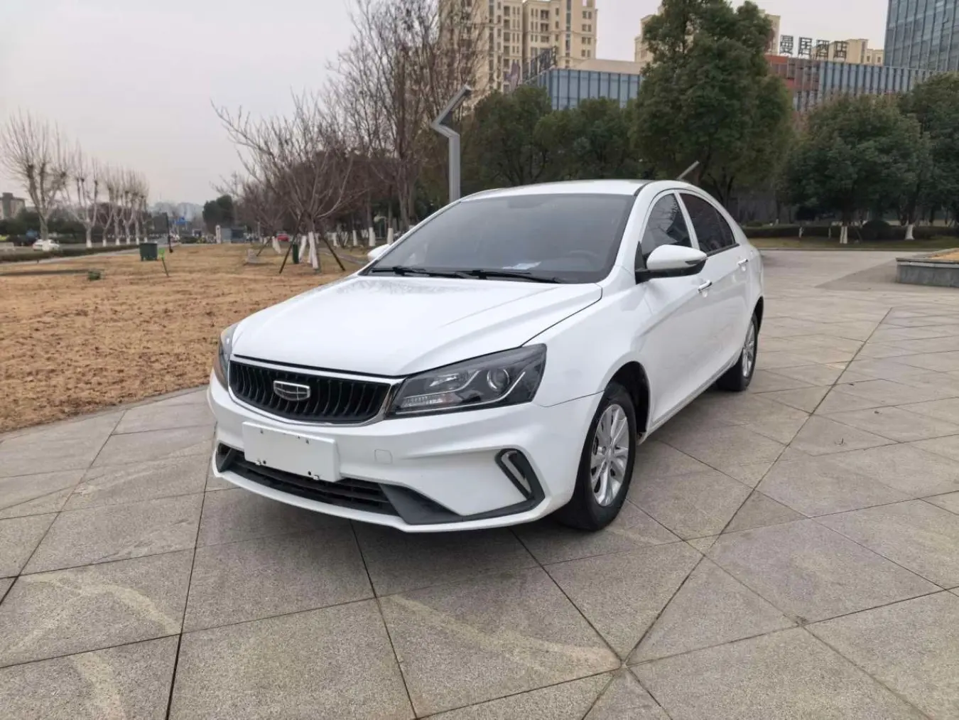 Geely Emgrand  из Китая