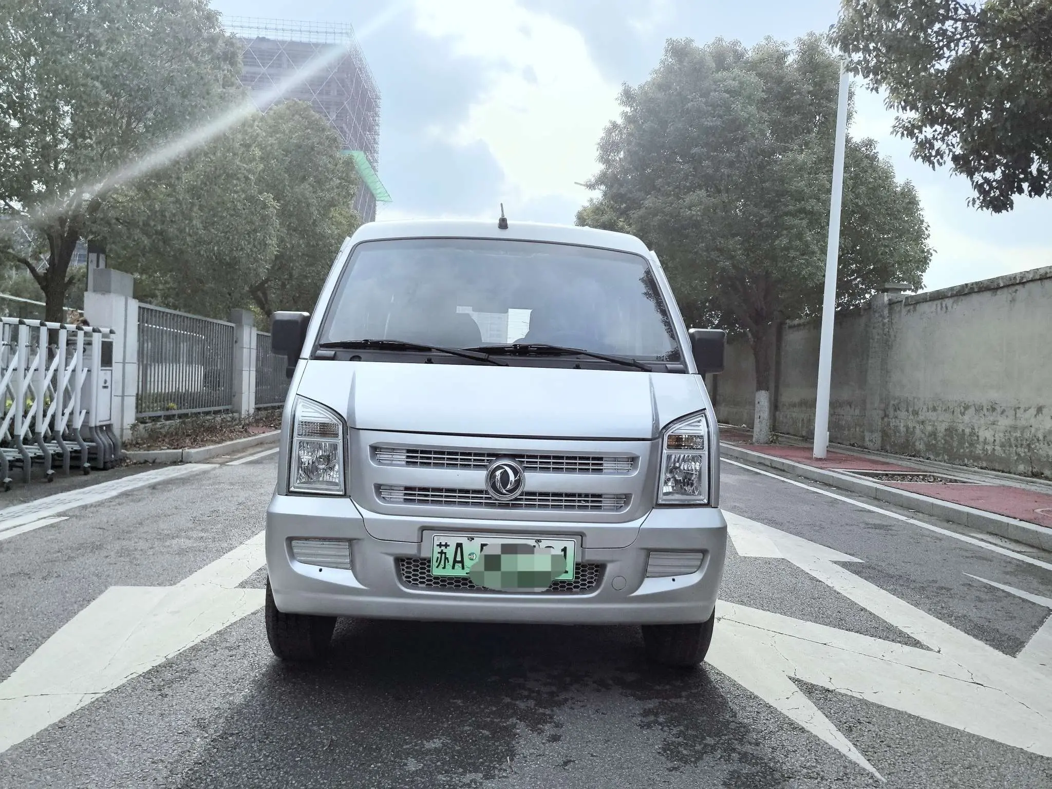 Dongfeng Xiaokang EC36  из Китая