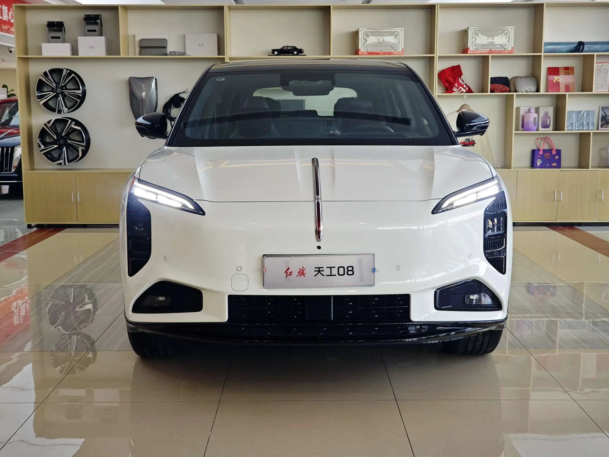 Hongqi Red Flag Tiangong 08  из Китая