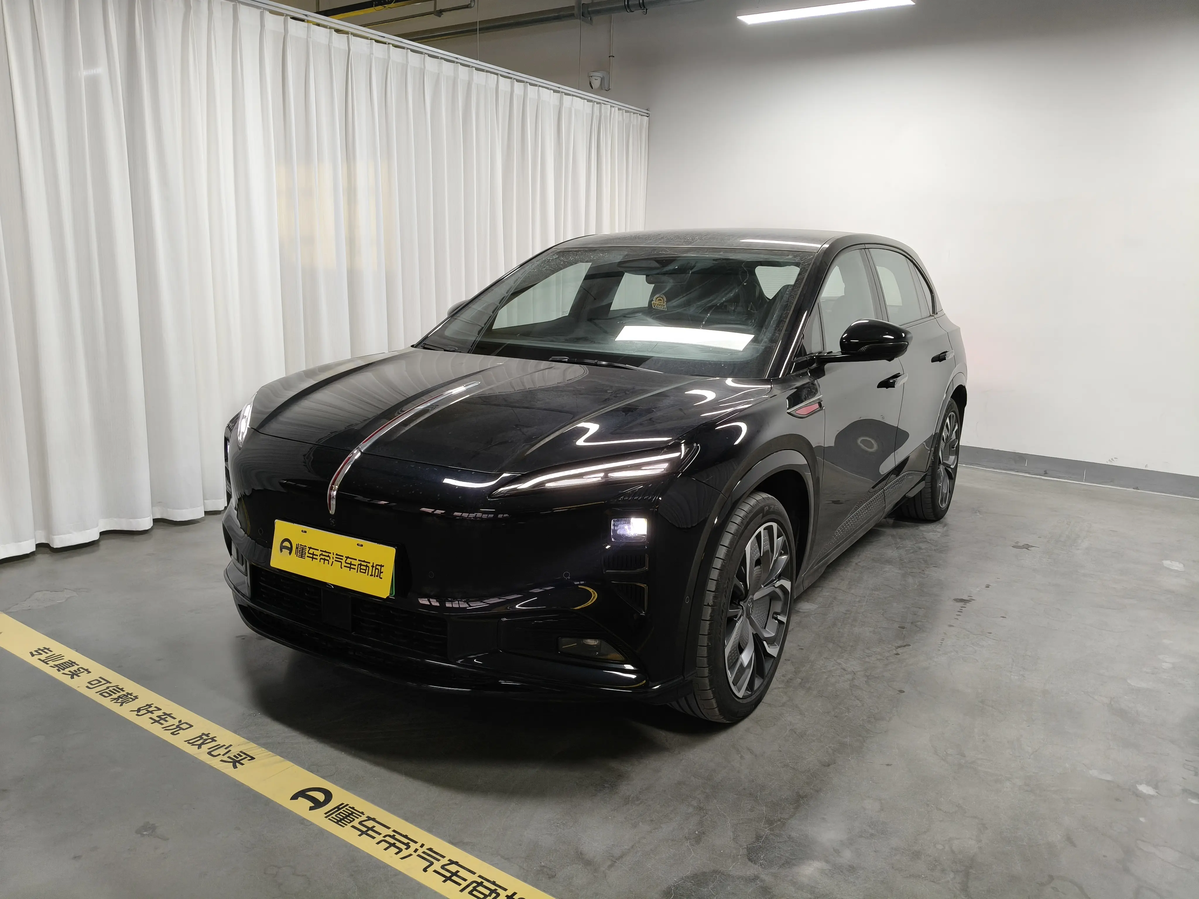 Hongqi Red Flag Tiangong 08  из Китая