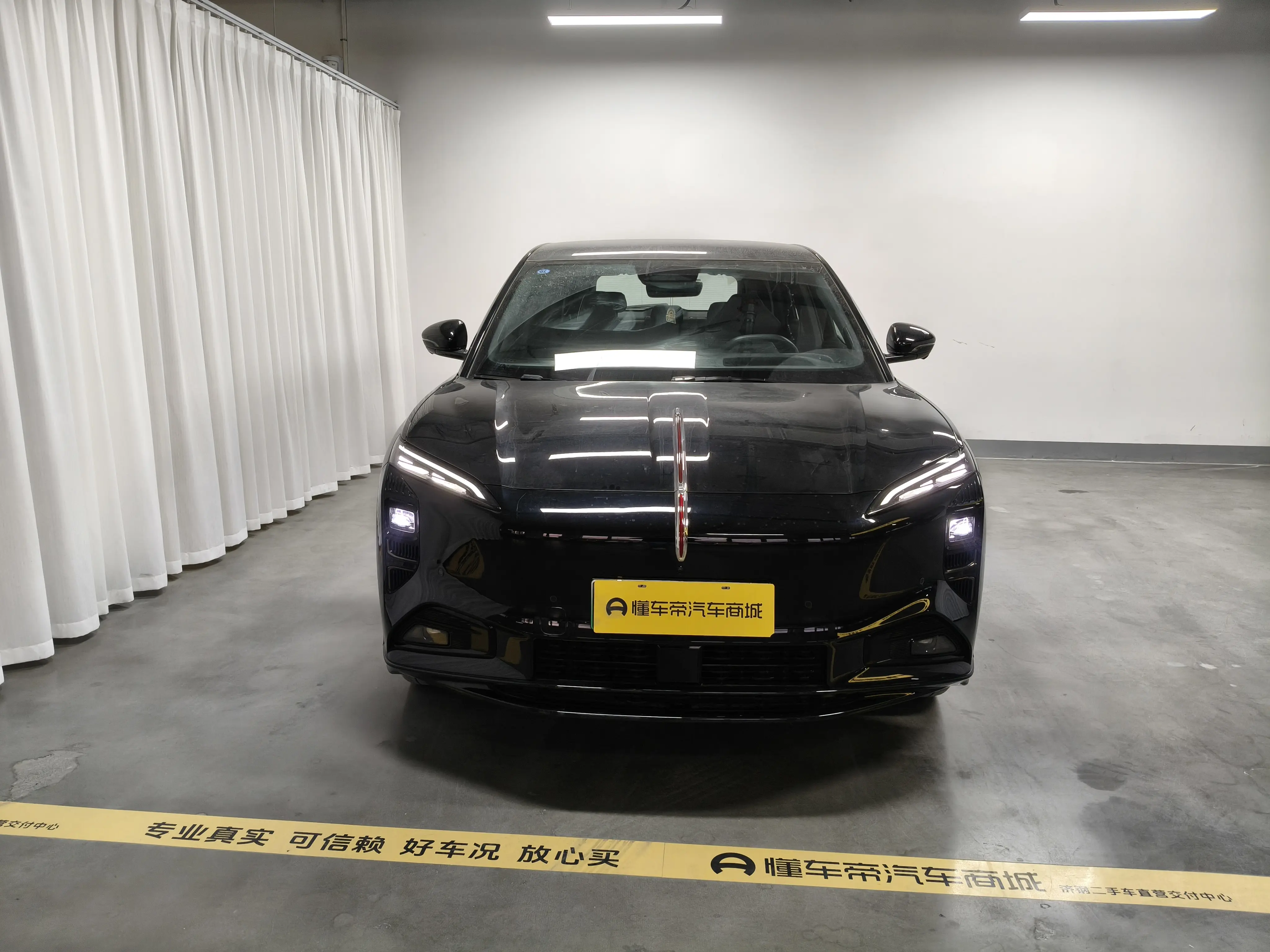 Hongqi Red Flag Tiangong 08  из Китая