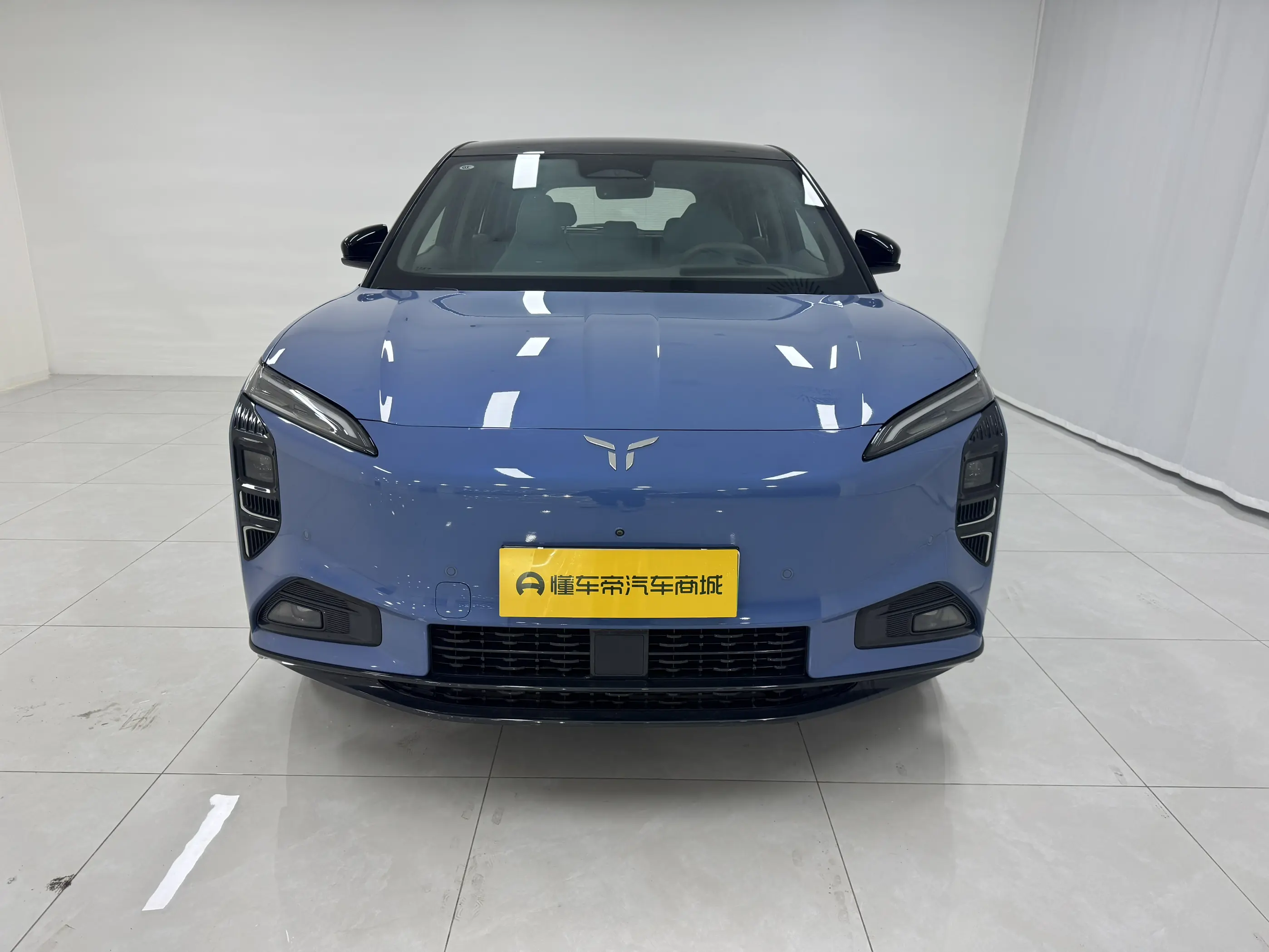 Hongqi Red Flag Tiangong 08  из Китая